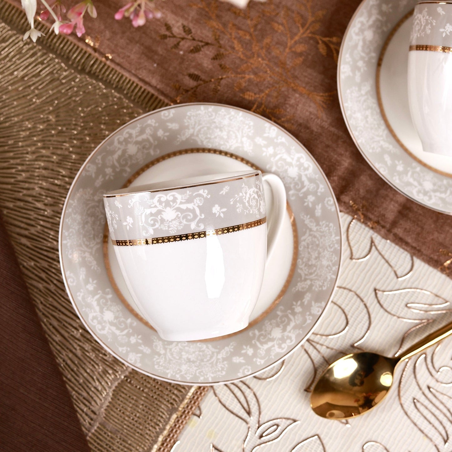 Fleur in Grey Cup and Saucer Set (6 Cups and 6 Saucers) - Vigneto