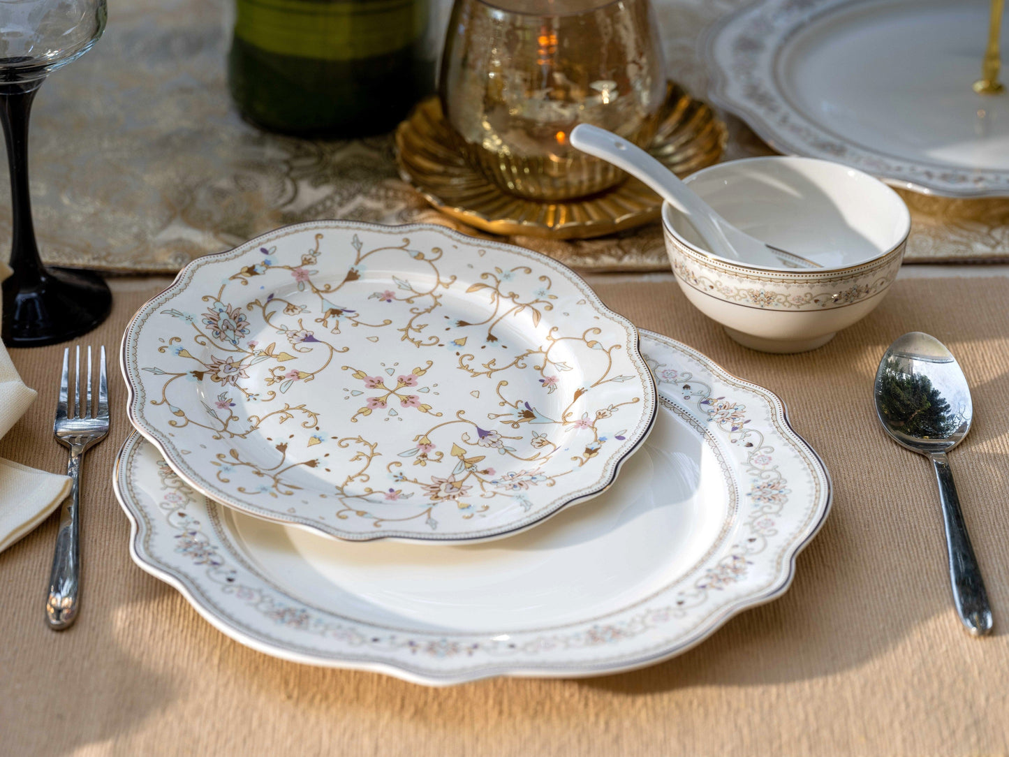 White Pattern 8" Quarter Plates (Set of 6)