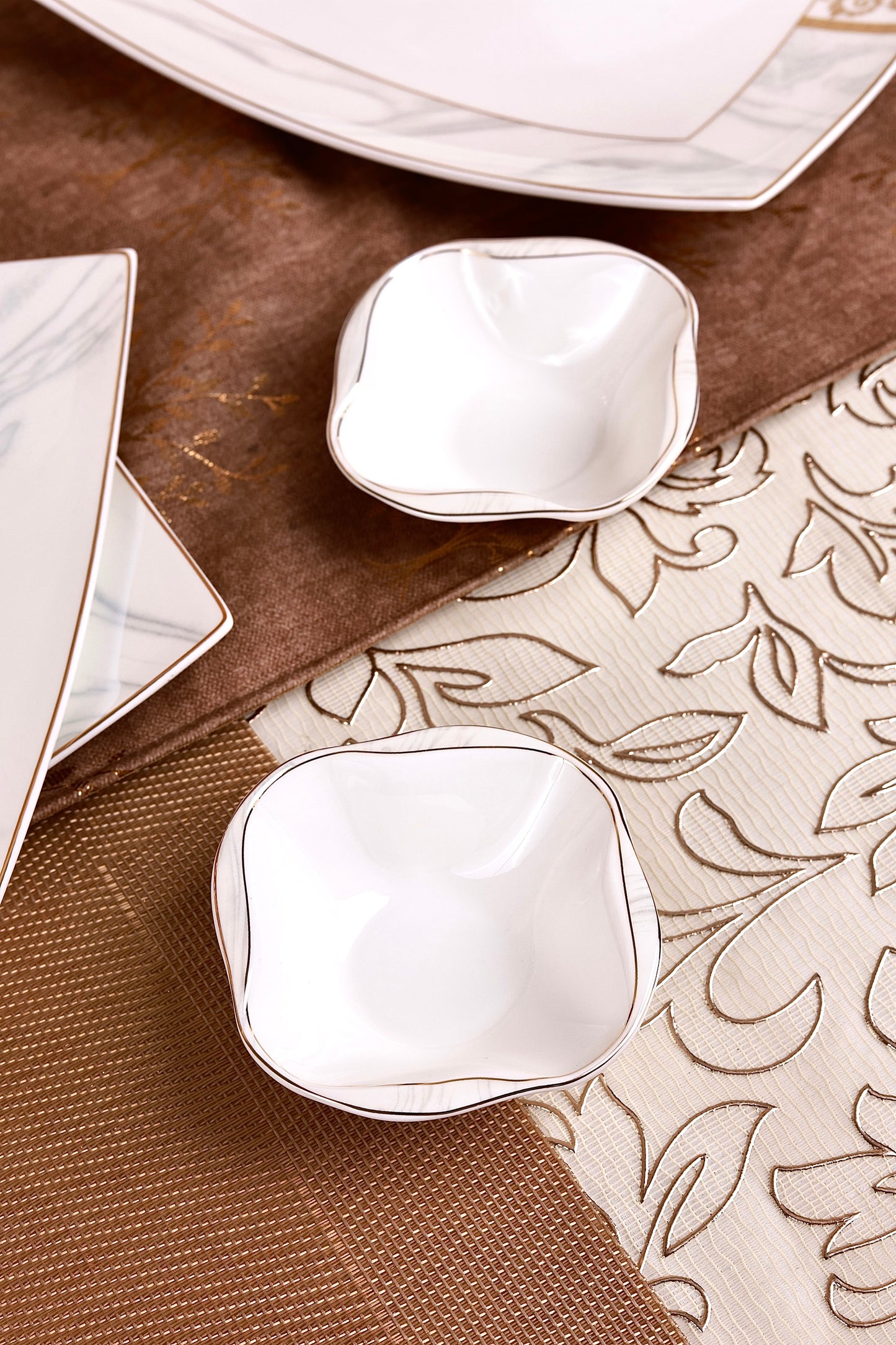 Regency Gold 10 Pcs Snack Set (2 Serving Plates, 6 Quarter Plates, 2 Dip Bowls)