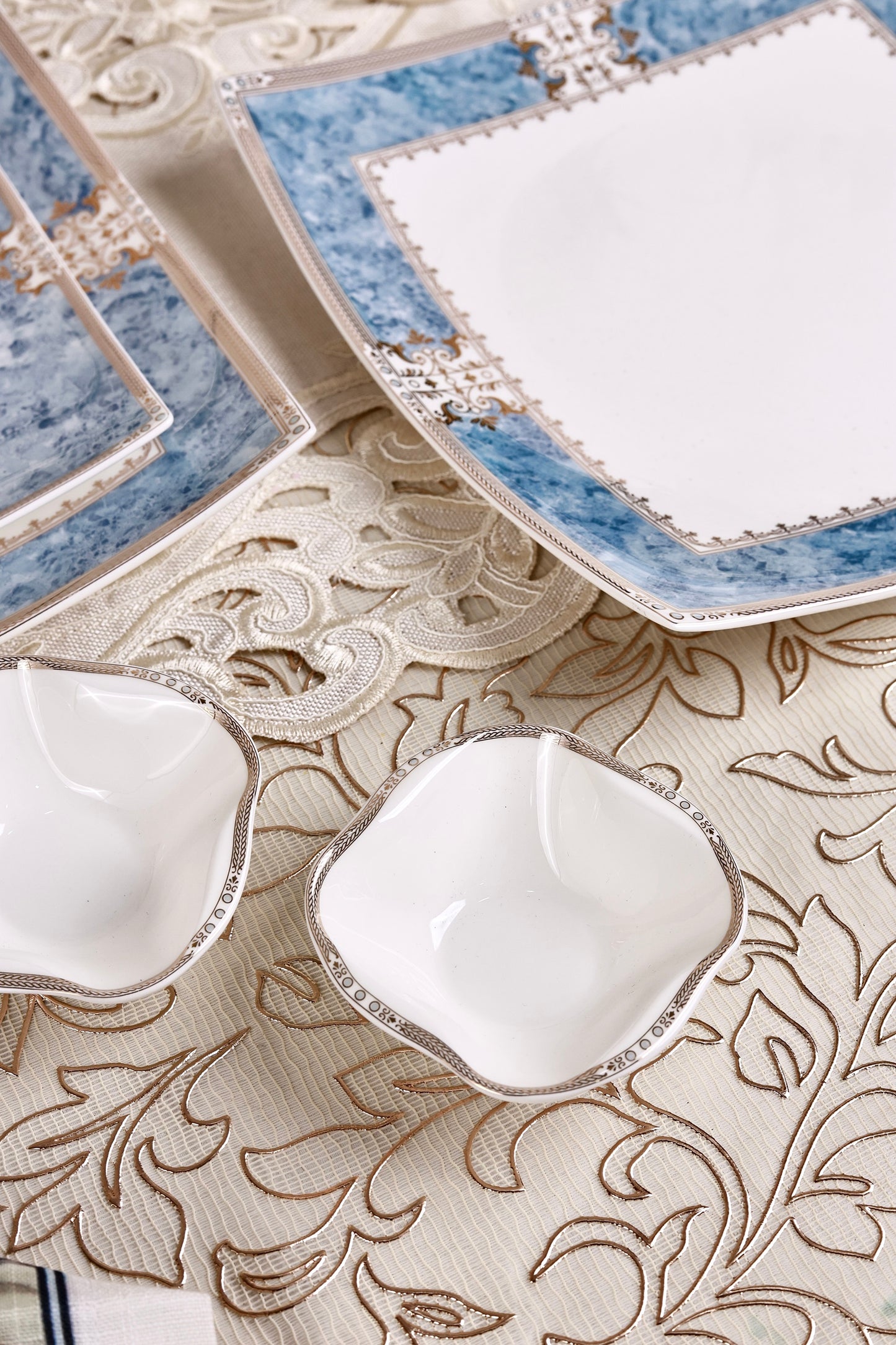 Majestique Blue 10 Pcs Snack Set (2 Serving Plates, 6 Quarter Plates, 2 Dip Bowls)