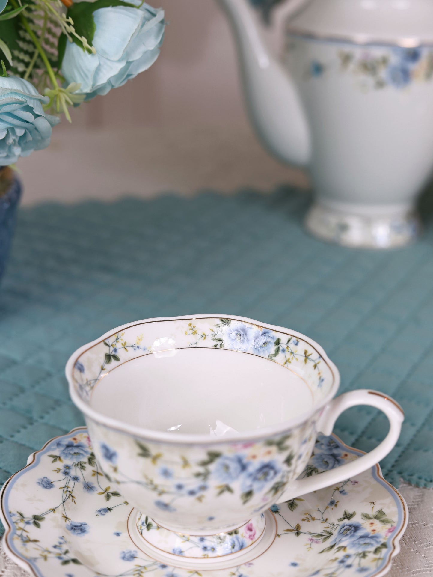 Yorkshire bloom 15 Pcs Tea Set (Vintage Collection) - Vigneto