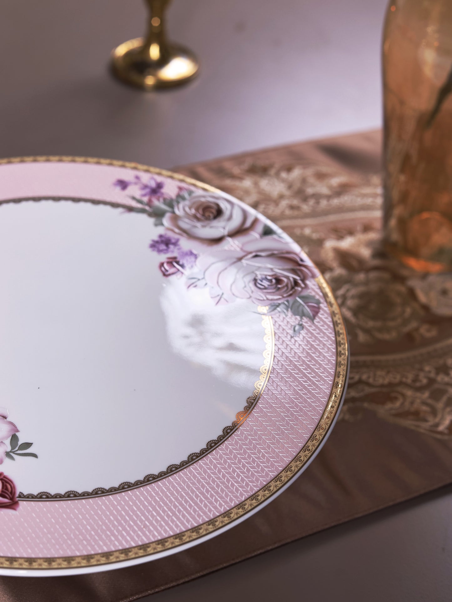 Rose Garden Cake Stand - Vigneto