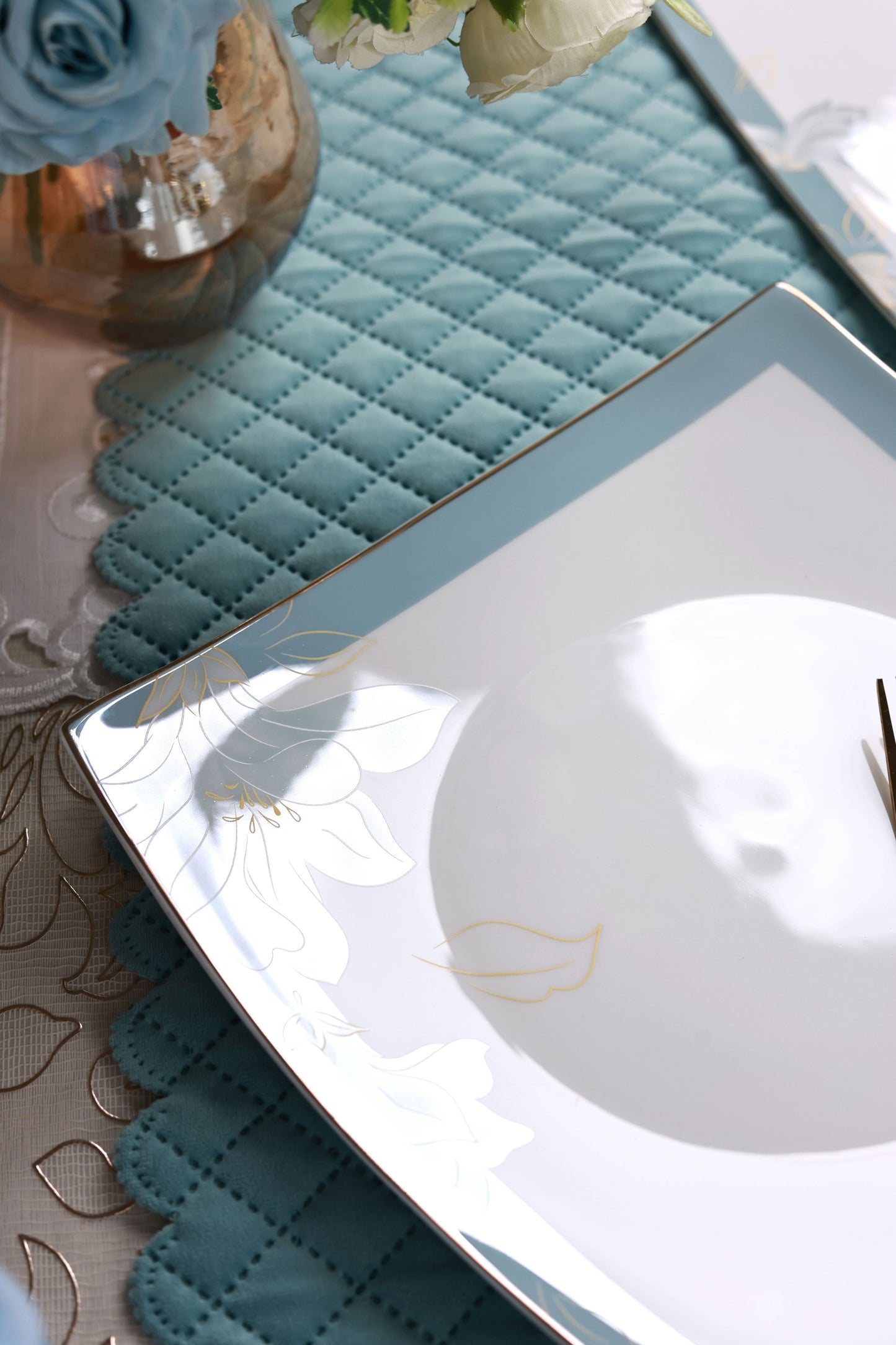 La Pacifique 6 Pcs Coffee & Platter Set (4 Mugs, 1 Square Platter, 1 Snack Platter)