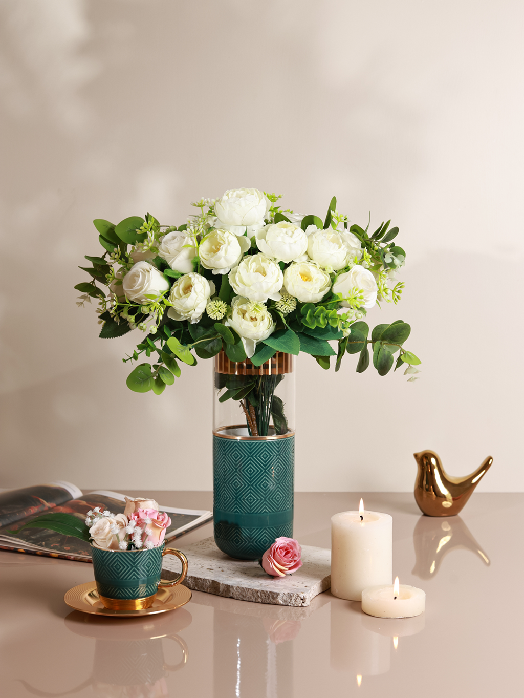 Verde Flower Vase (Metal Collection, 24K Gold)