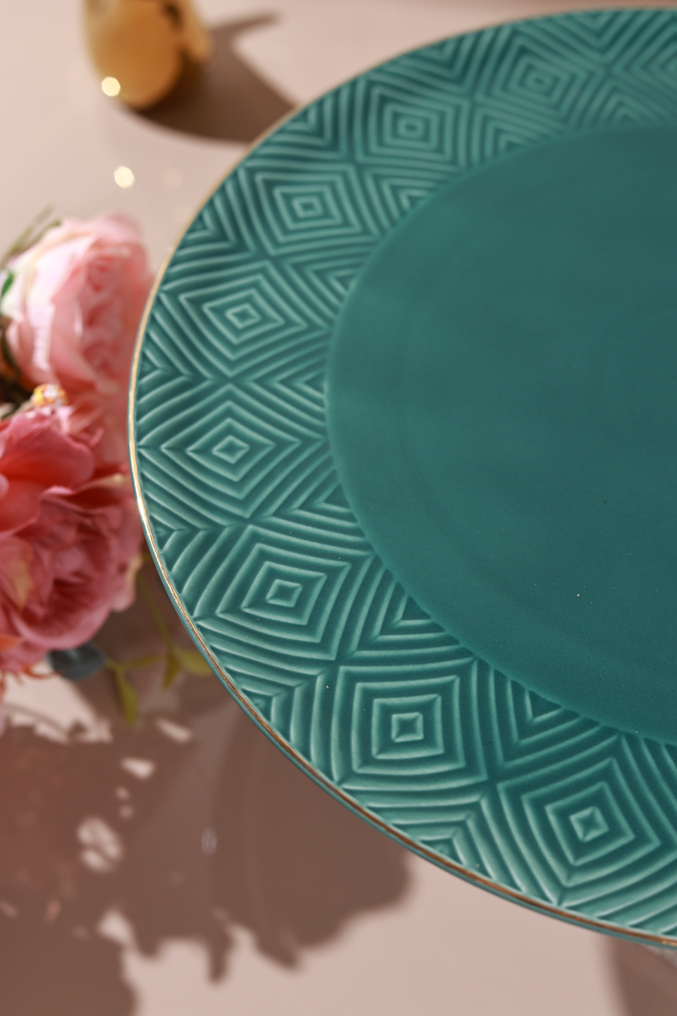 Verde Cake Stand (Metal Collection, 24K Gold)