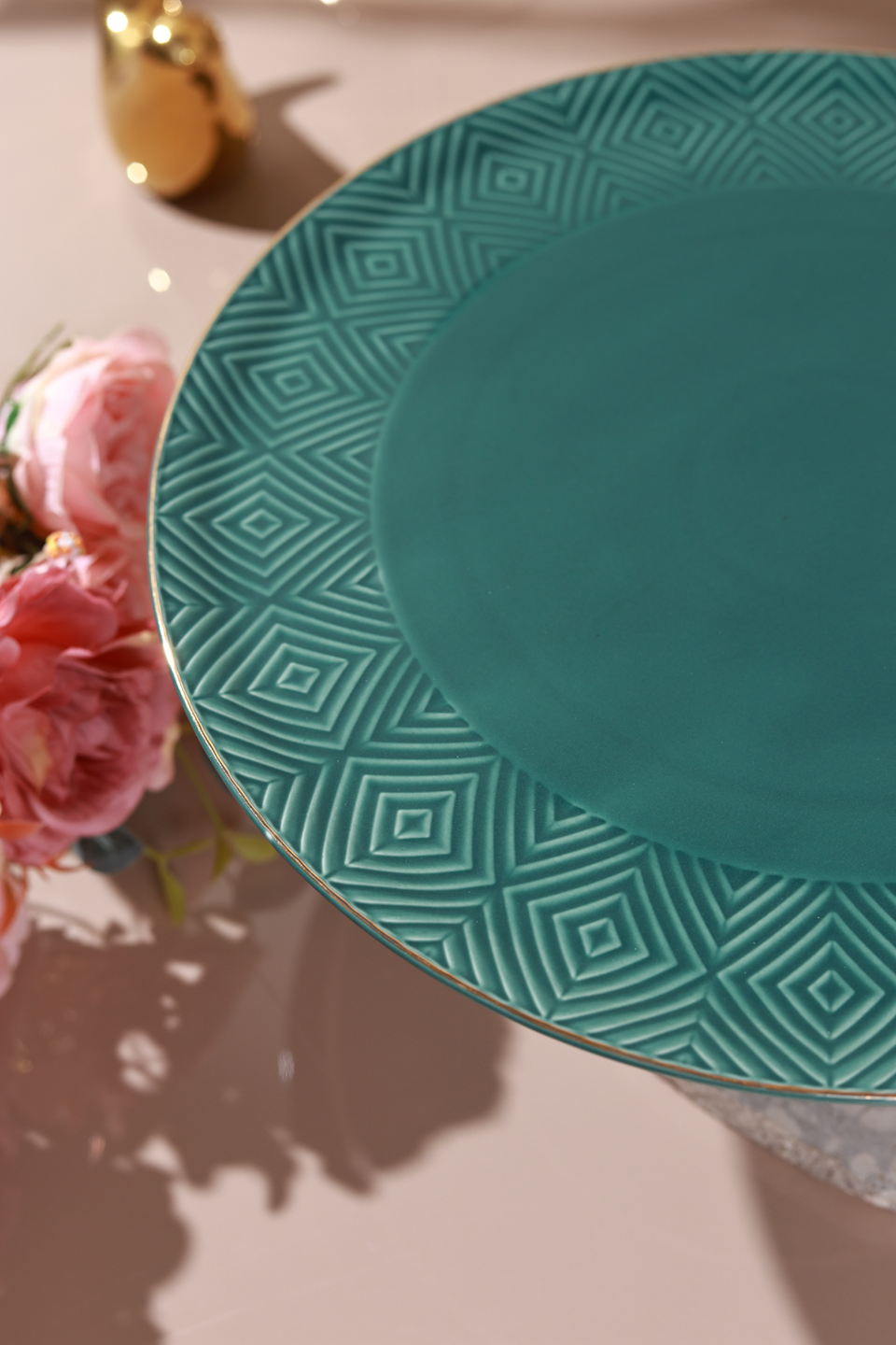 Verde Cake Stand (Metal Collection, 24K Gold)