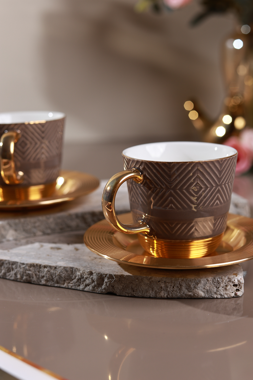 Chestnut Cup and Saucer Set (Metal Collection, 24K Gold)