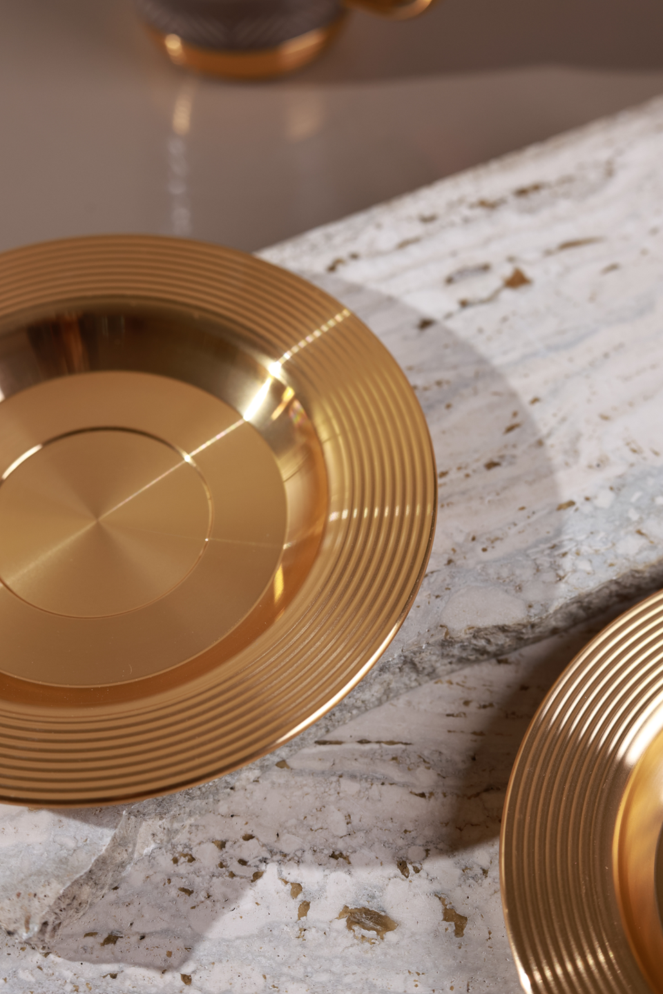 Chestnut Cup and Saucer Set (Metal Collection, 24K Gold)