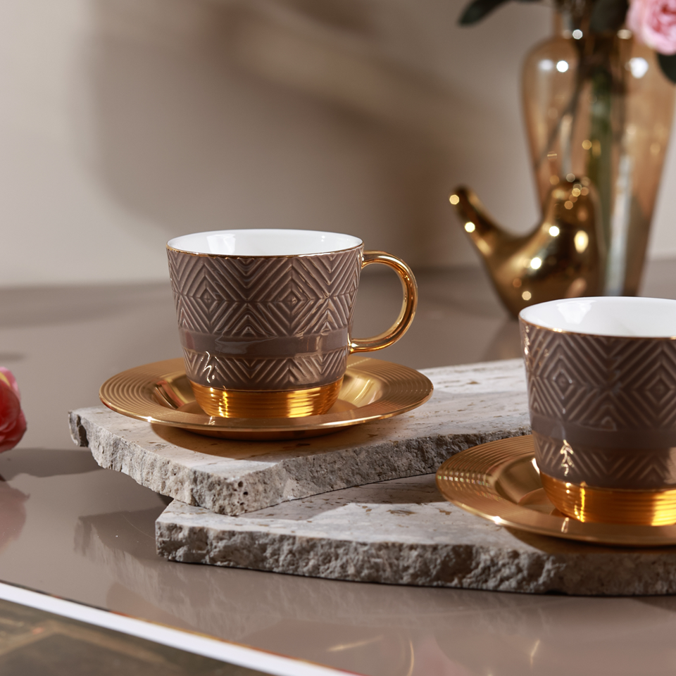 Chestnut Cup and Saucer Set (Metal Collection, 24K Gold)