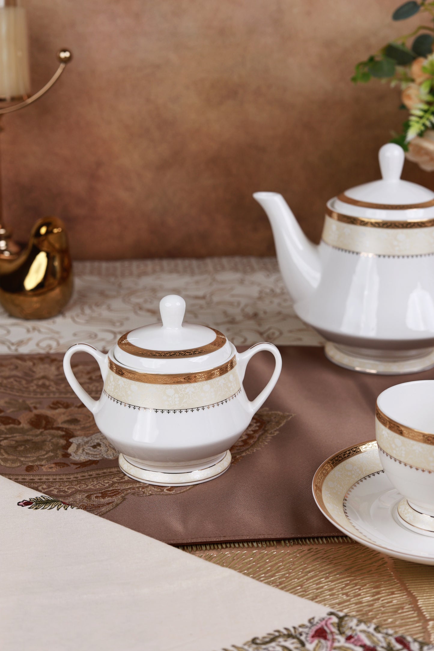 Crème Gold 15 Pcs Tea Set