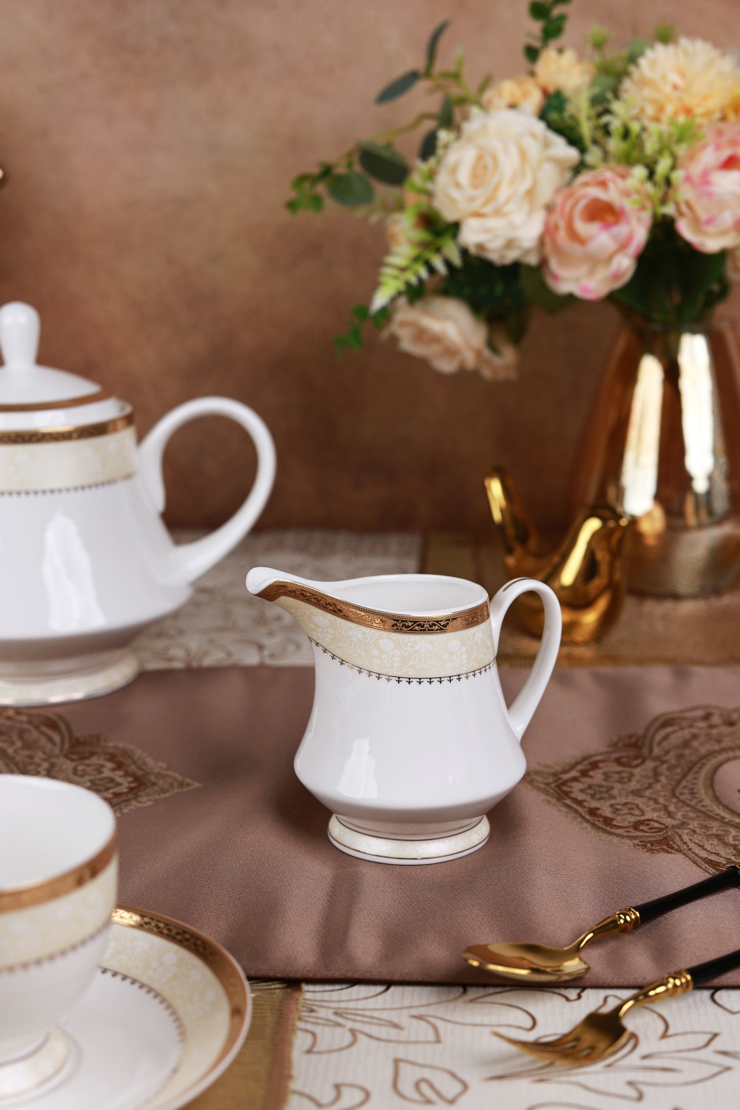 Crème Gold 15 Pcs Tea Set