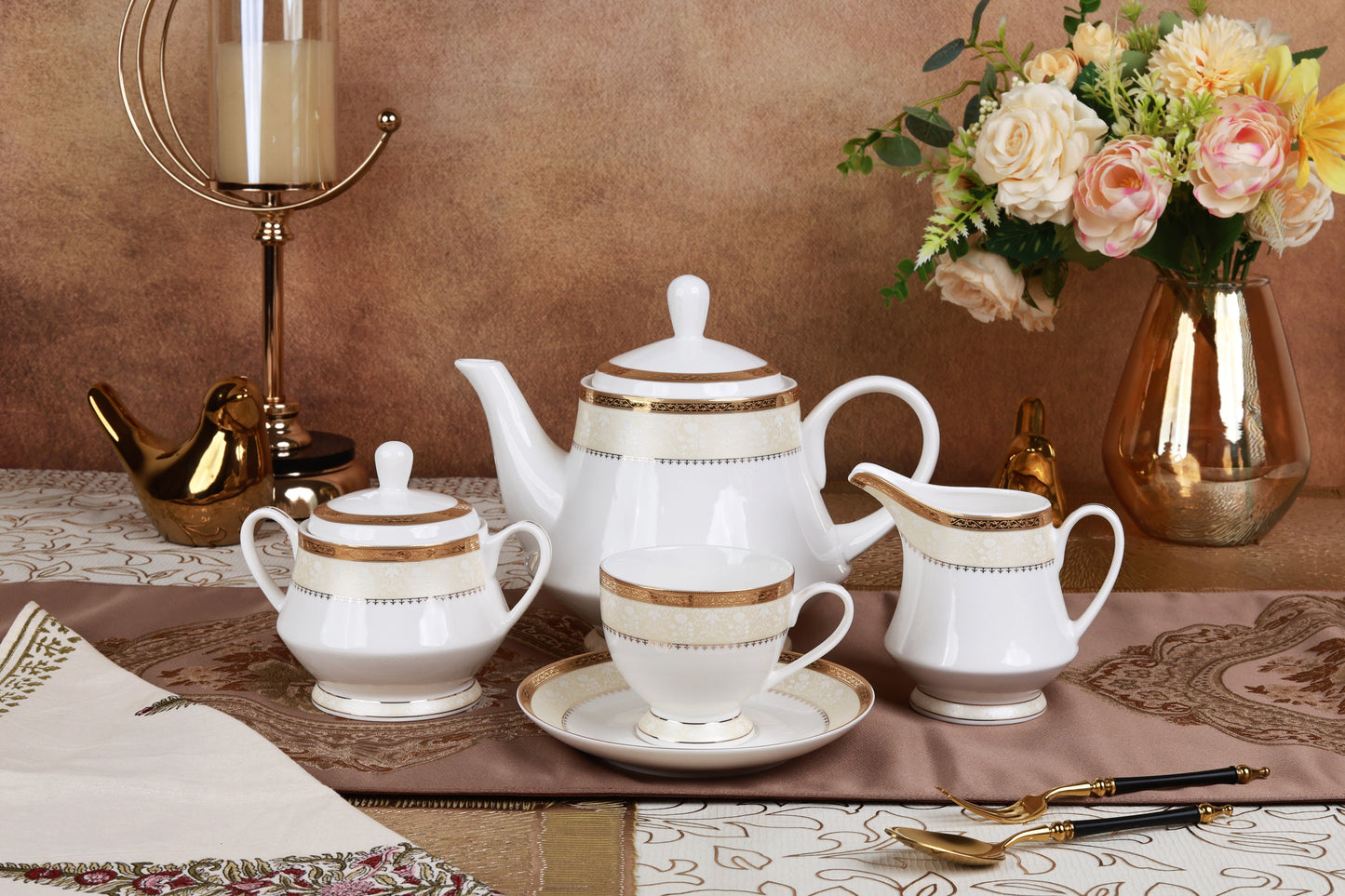 Crème Gold 15 Pcs Tea Set