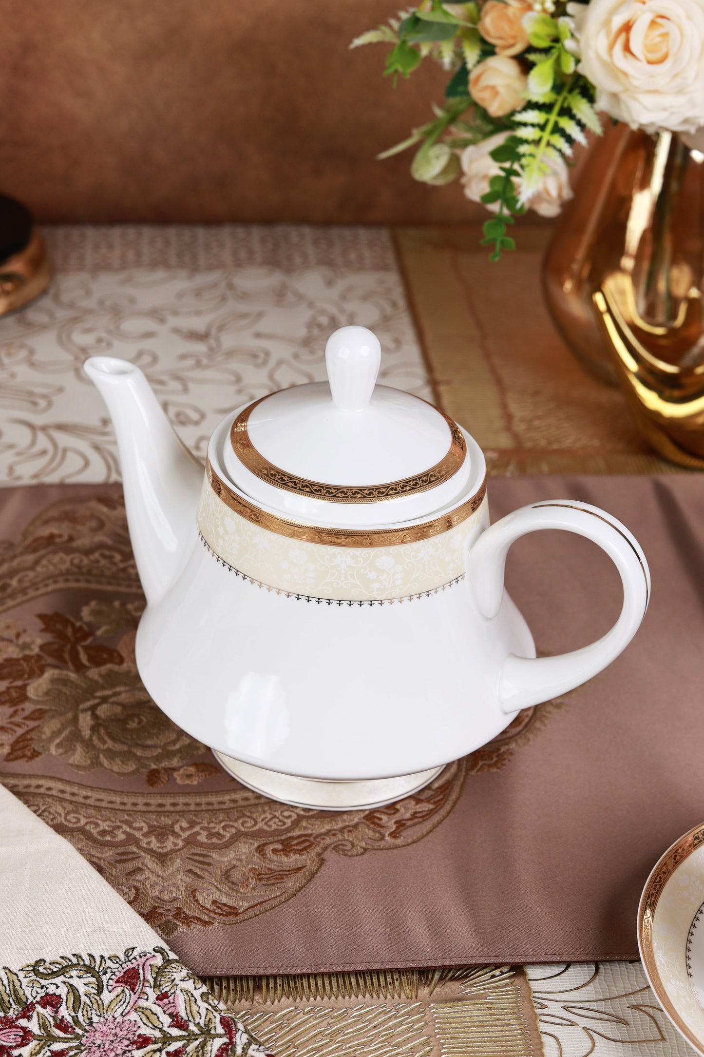 Crème Gold 15 Pcs Tea Set