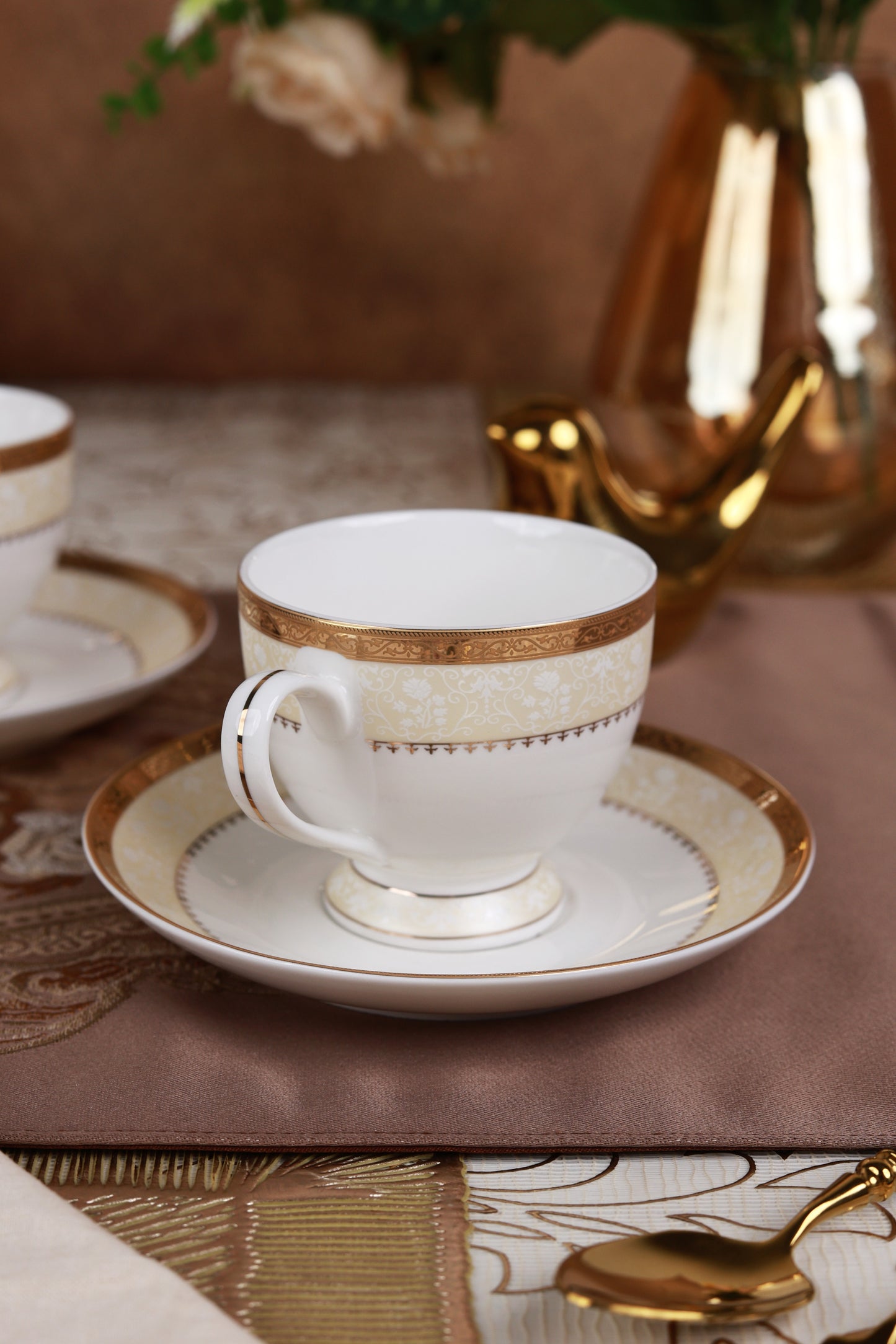Crème Gold 15 Pcs Tea Set