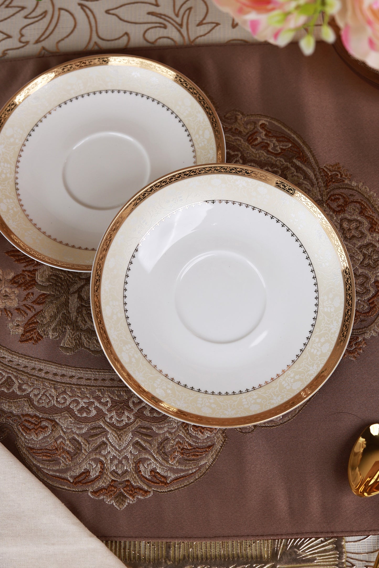 Crème Gold 15 Pcs Tea Set