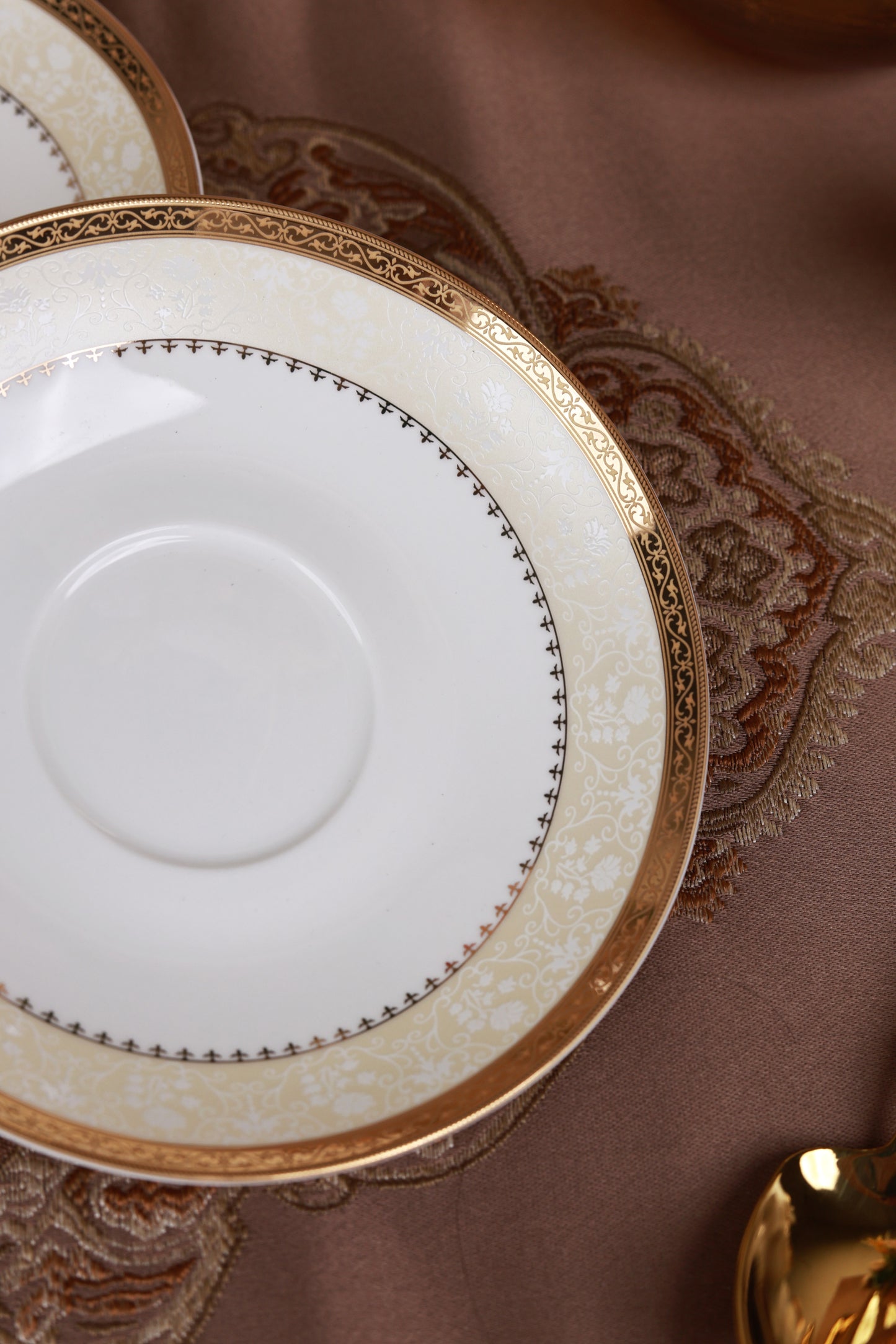Crème Gold 15 Pcs Tea Set
