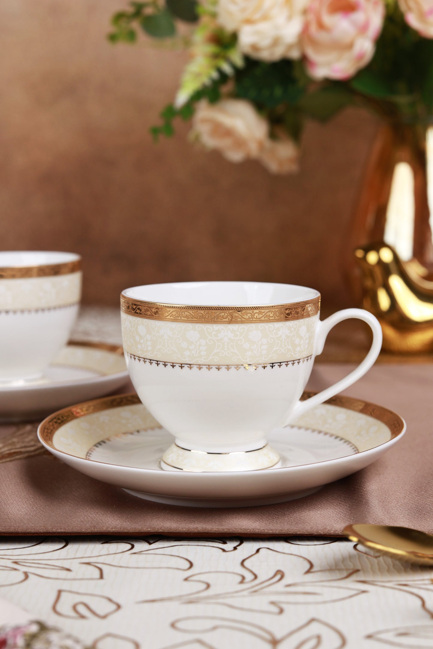 Crème Gold 15 Pcs Tea Set
