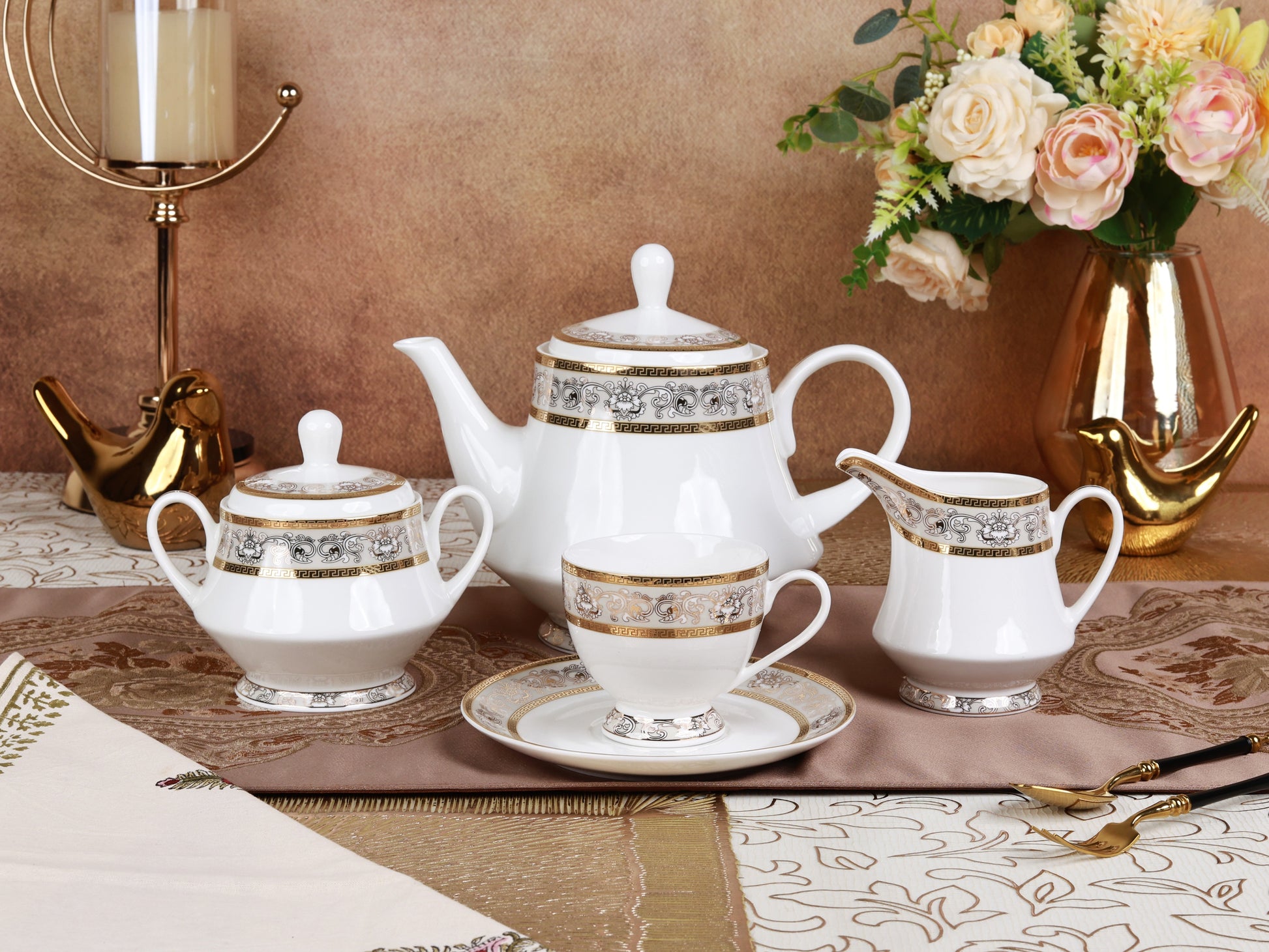 Mughal Gold and Grey 15 Pcs Tea Set - Vigneto