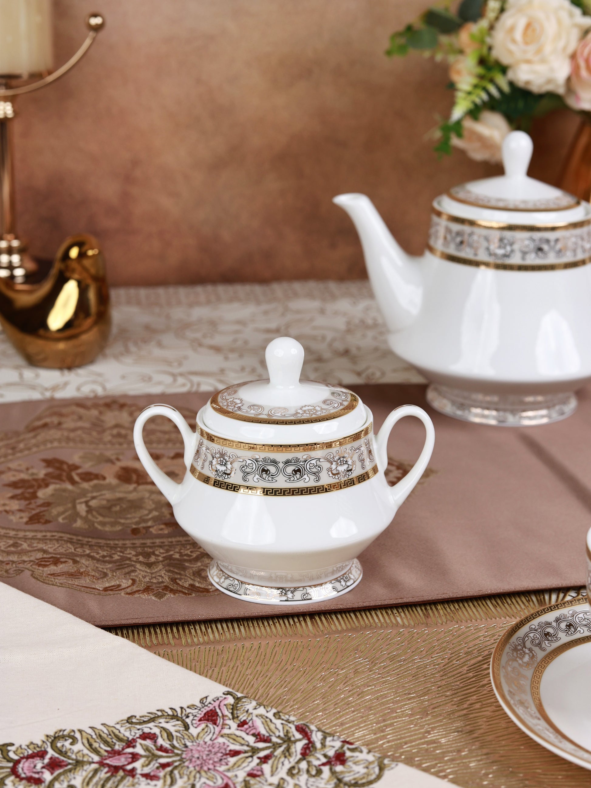 Mughal Gold and Grey 15 Pcs Tea Set - Vigneto