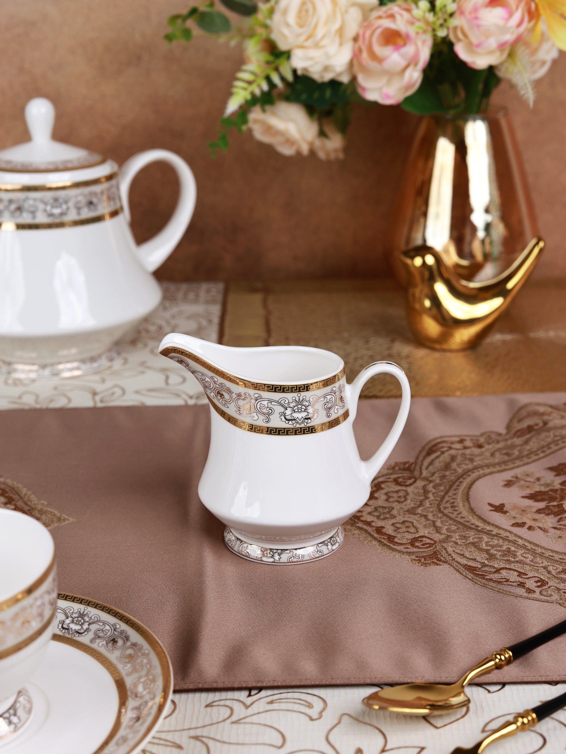 Mughal Gold and Grey 15 Pcs Tea Set - Vigneto