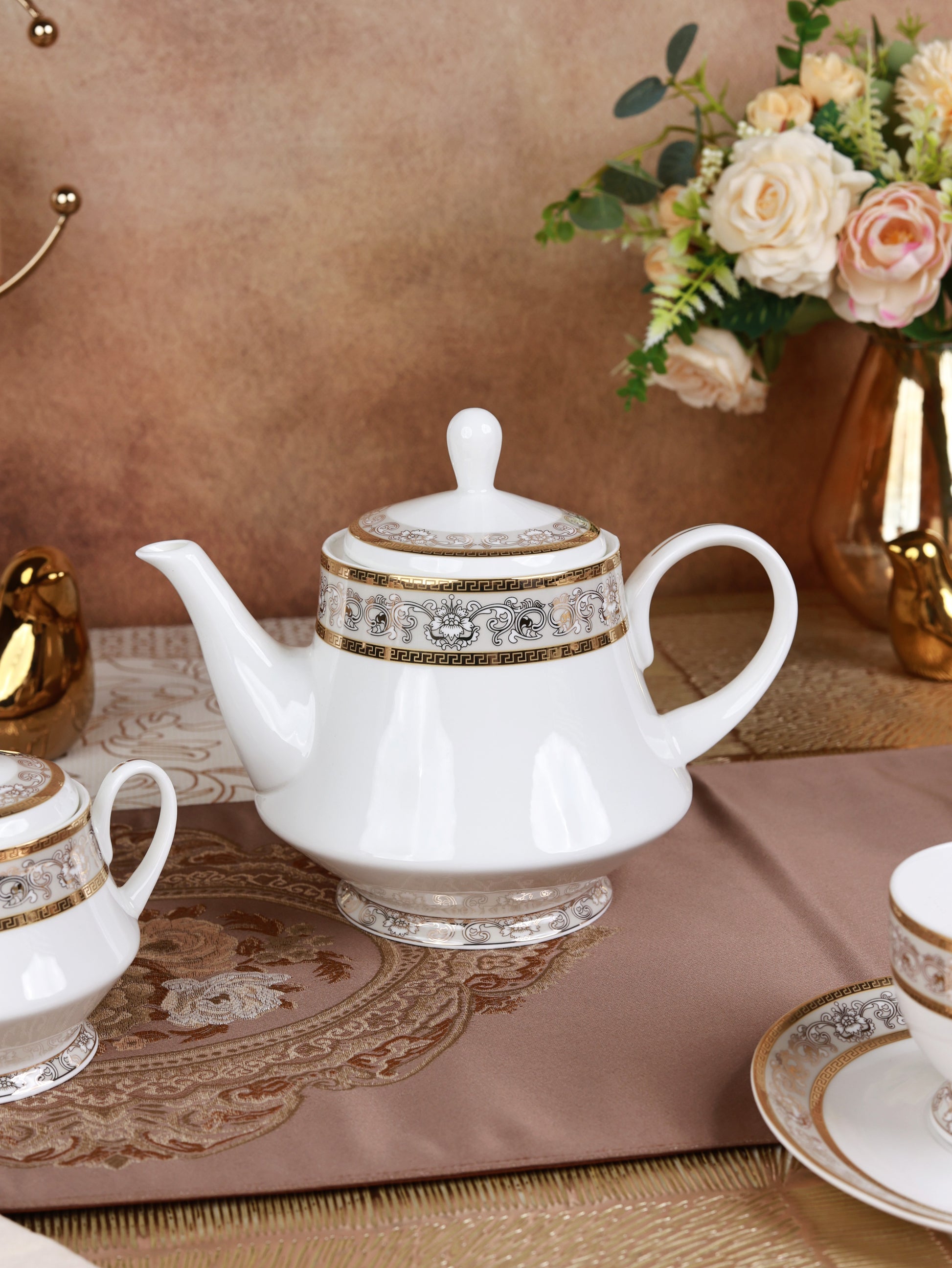 Mughal Gold and Grey 15 Pcs Tea Set - Vigneto