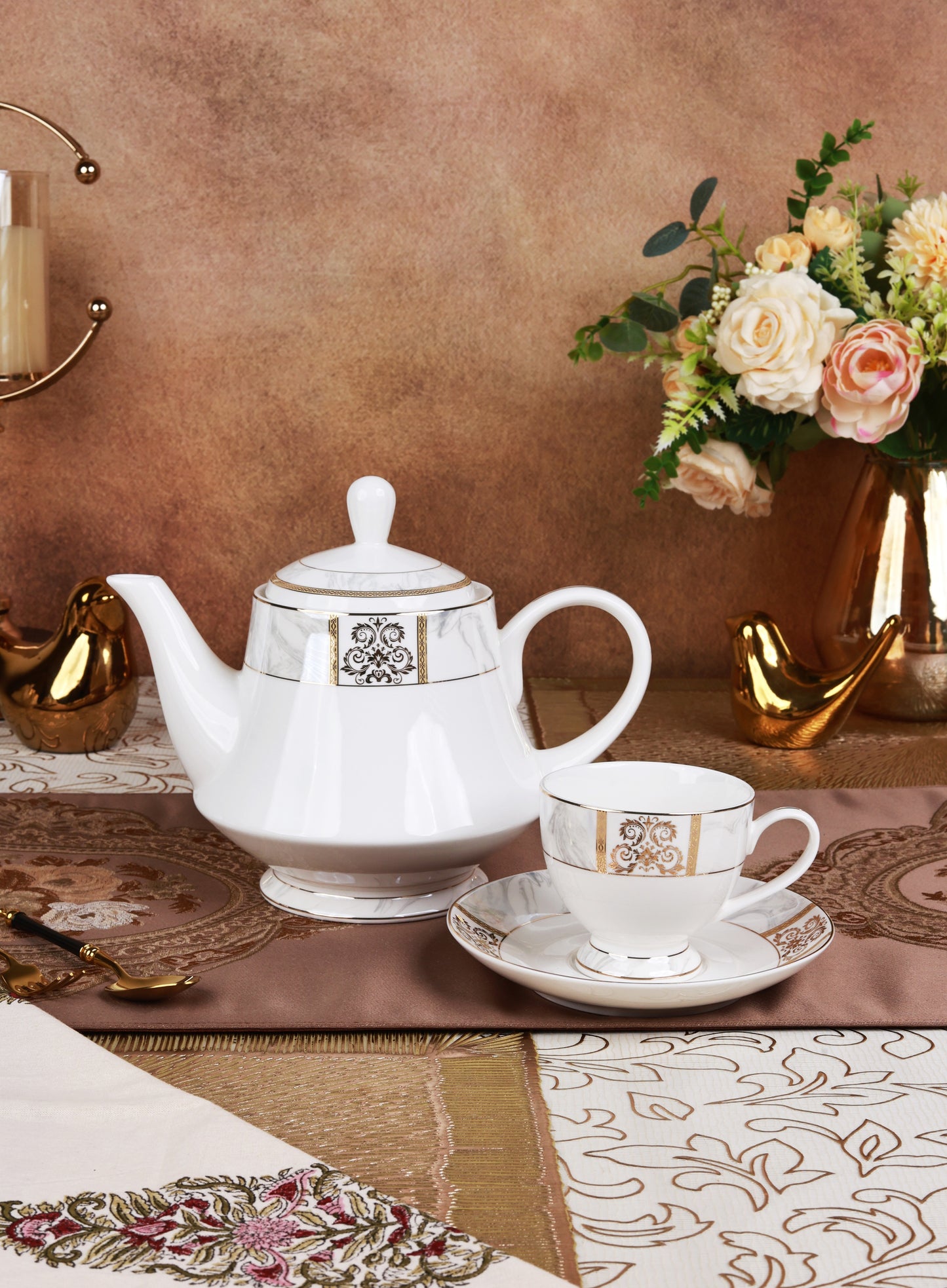 Regency Gold 15 Pcs Tea Set