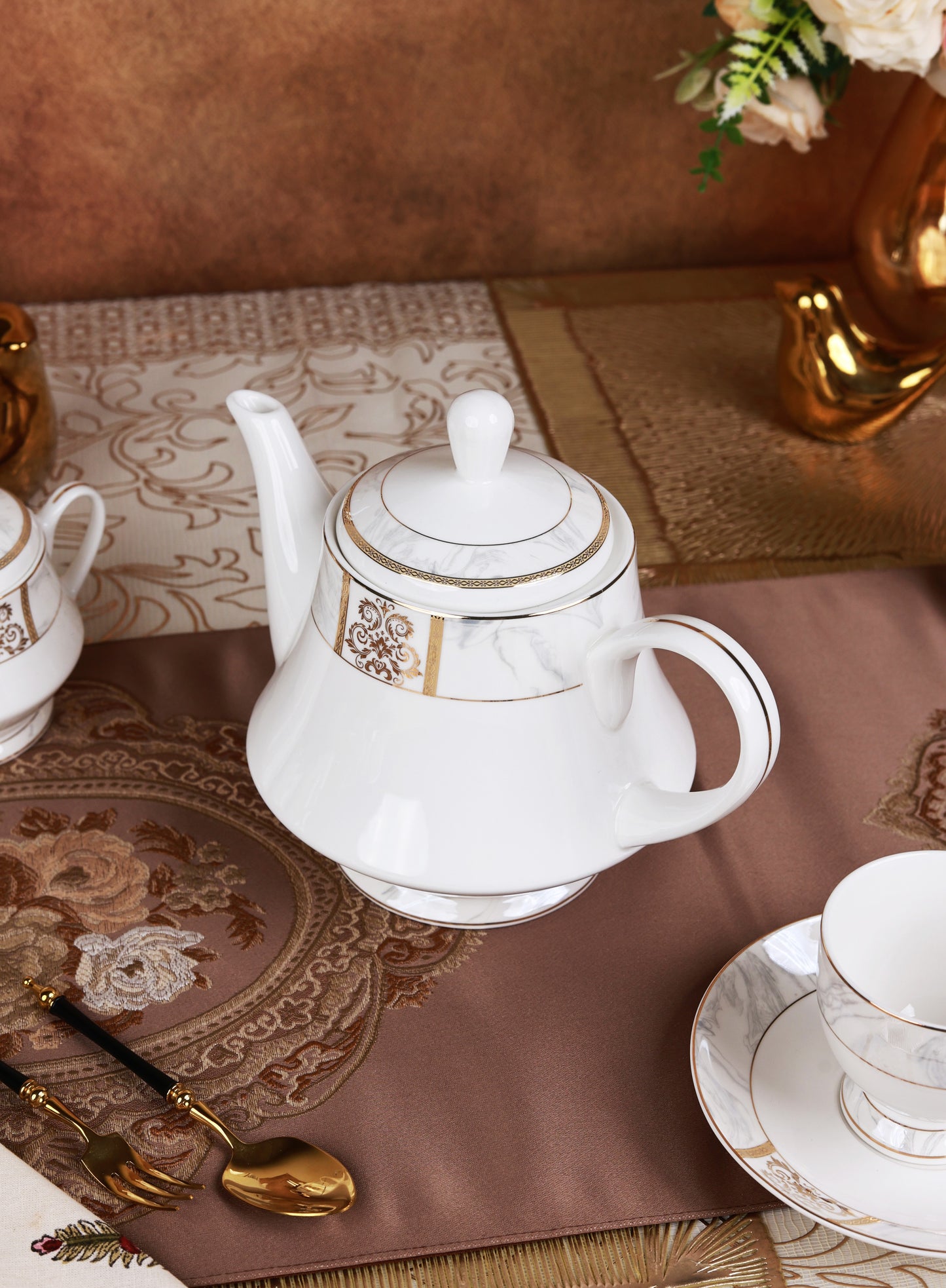 Regency Gold 15 Pcs Tea Set