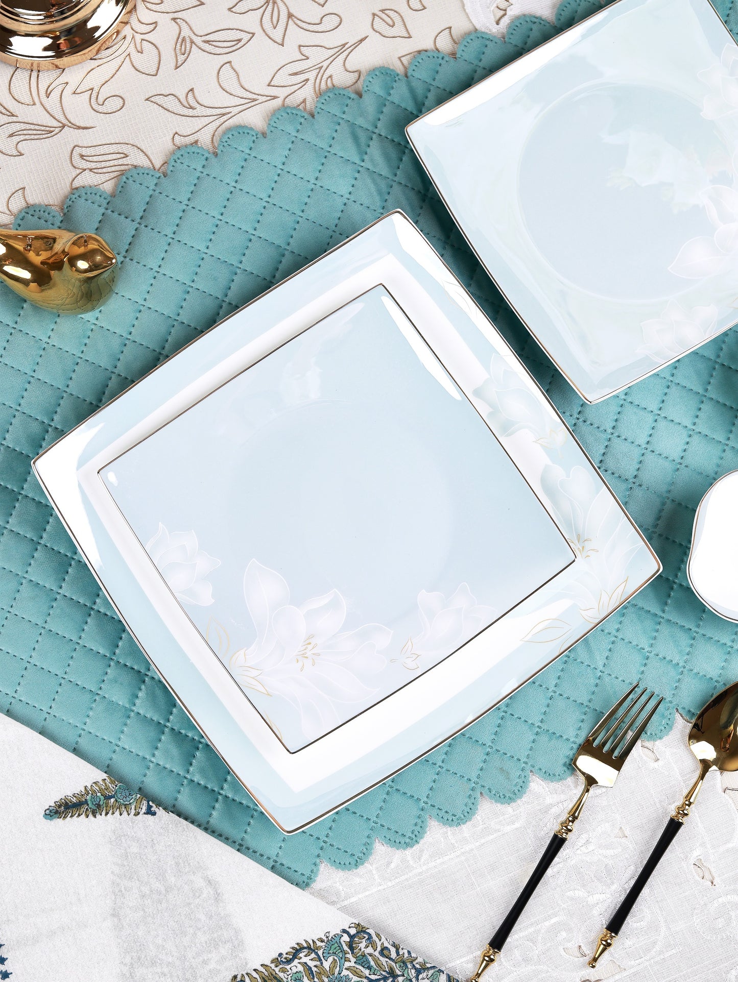 La Pacifique 10 Pcs Snack Set (2 Serving Plates, 6 Quarter Plates, 2 Dip Bowls)