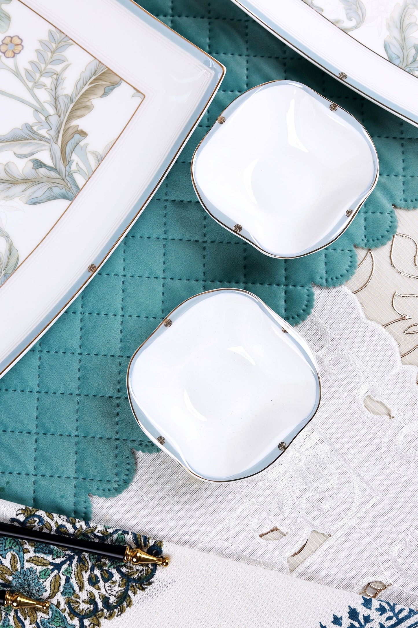 Oriental Blume 10 Pcs Snack Set (2 Serving Plates, 6 Quarter Plates, 2 Dip Bowls)