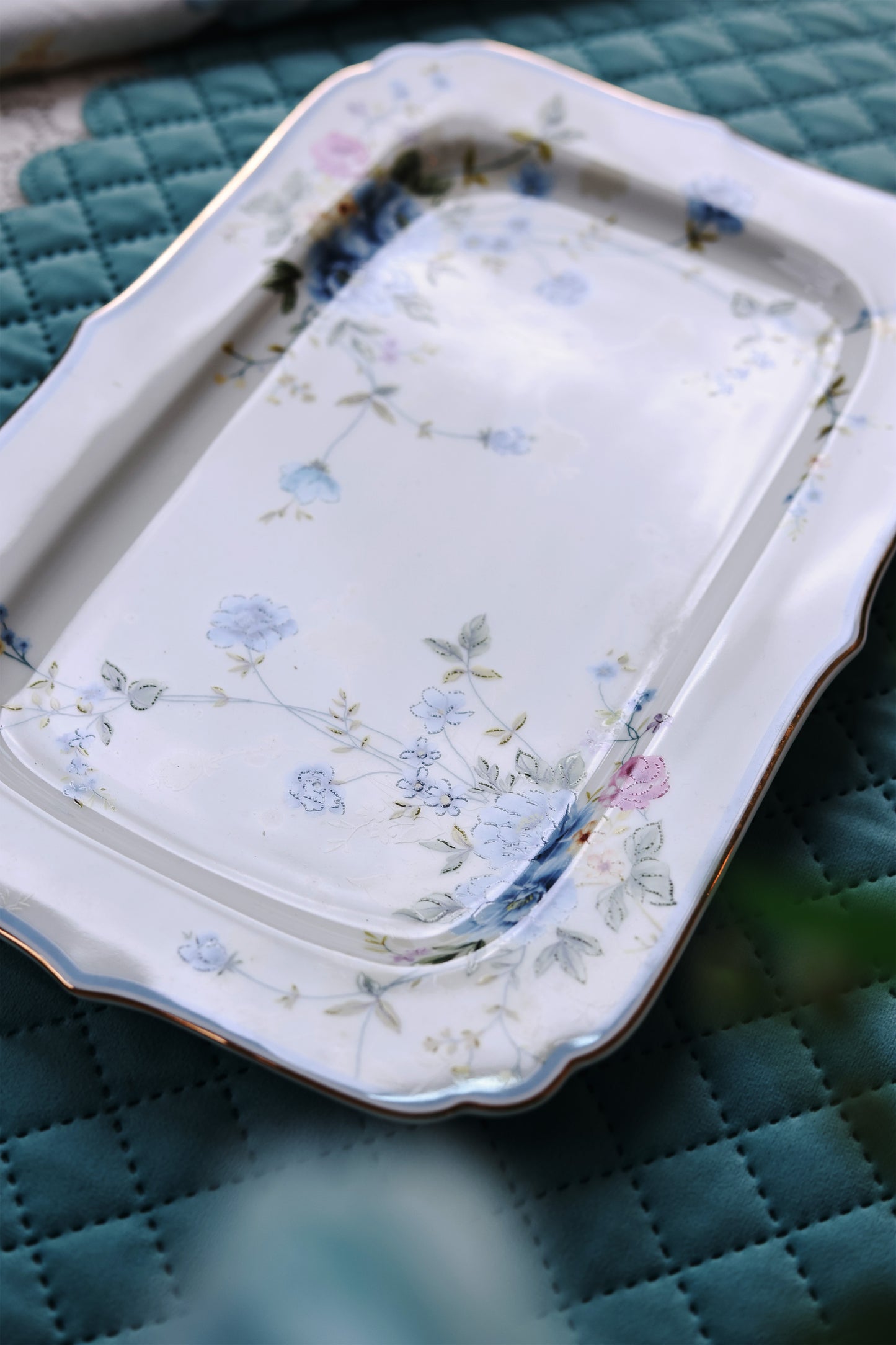Yorkshire Bloom 8 Pcs Coffee & Platter Set (4 Mugs, 1 Square Platter, 1 Snack Platter, 2 Dip Bowls)
