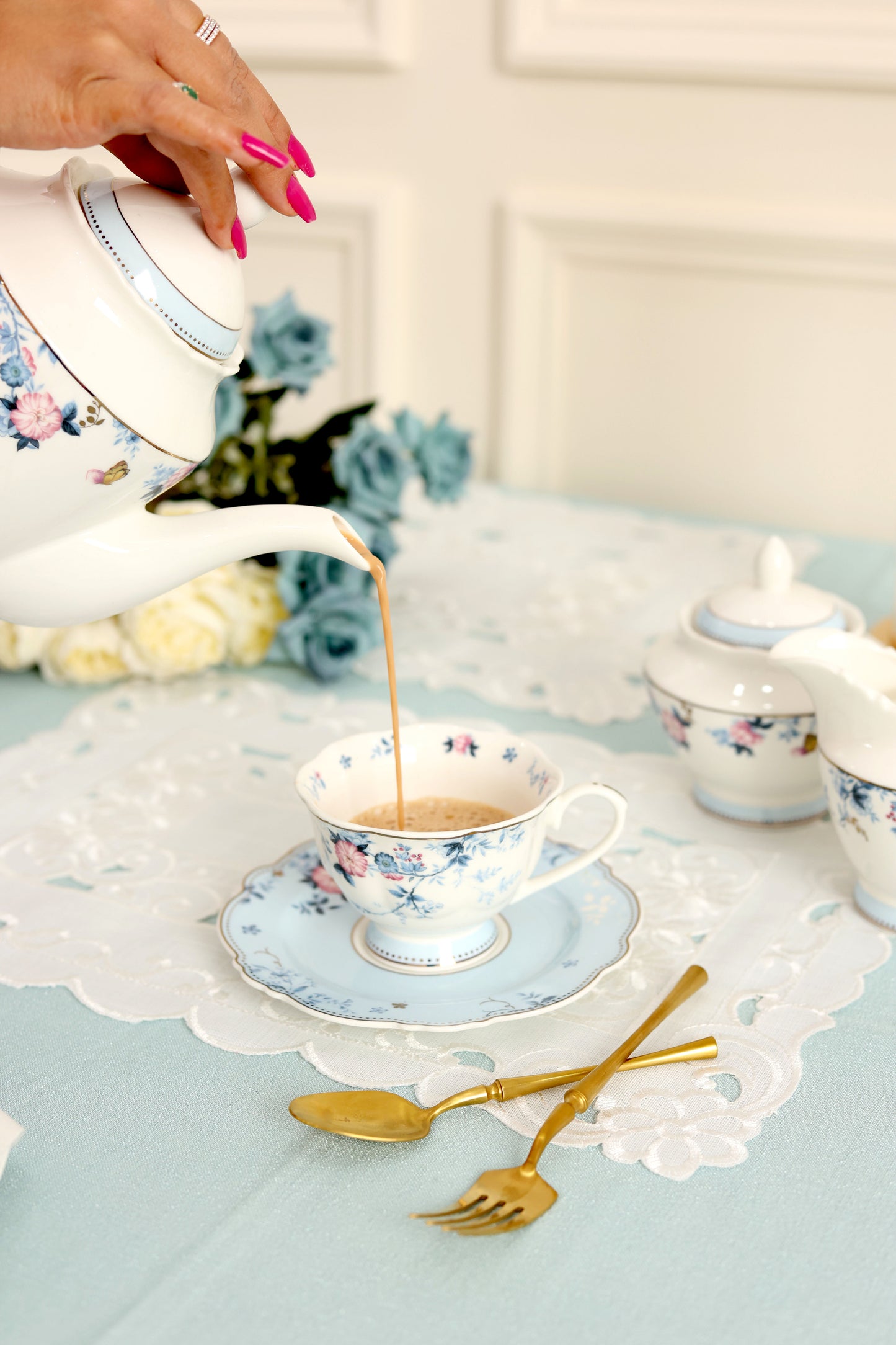 Spring Meadows 15 Pcs Tea Set (Vintage Collection)