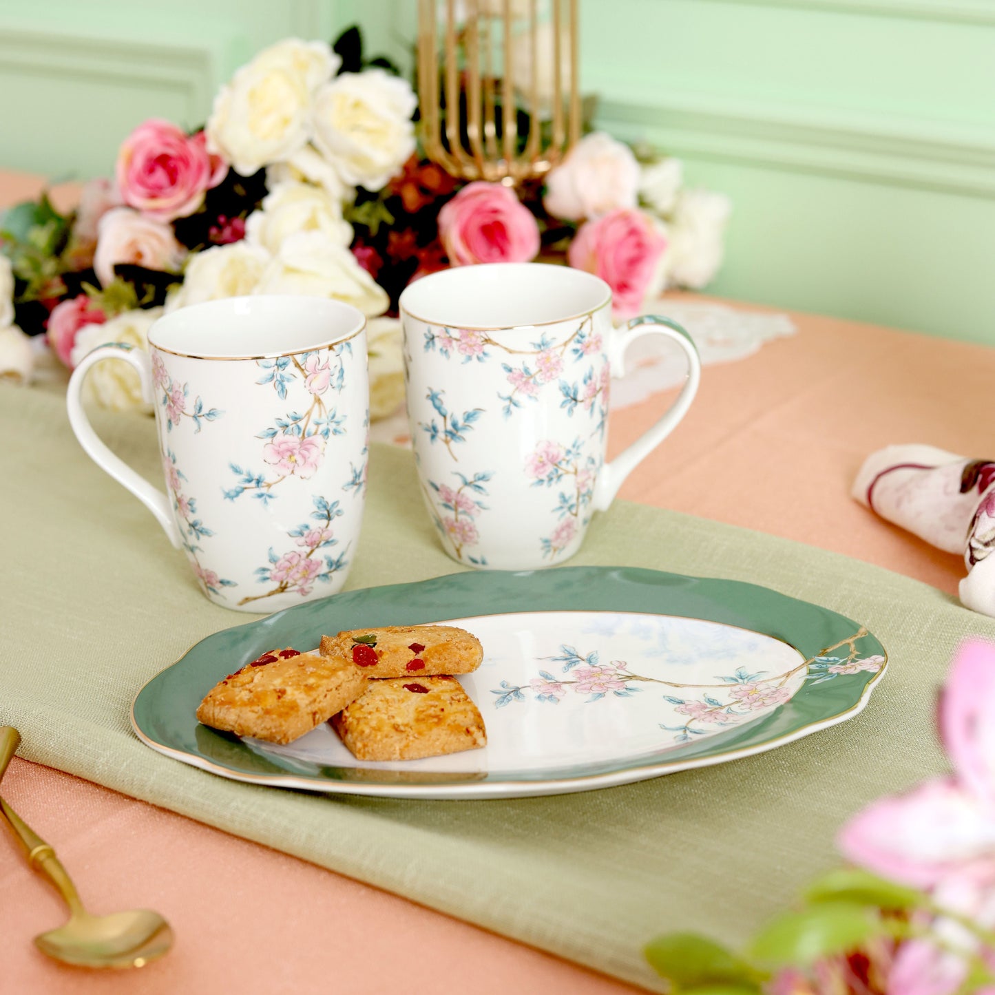 Victorian Green Coffee Mugs and Tray