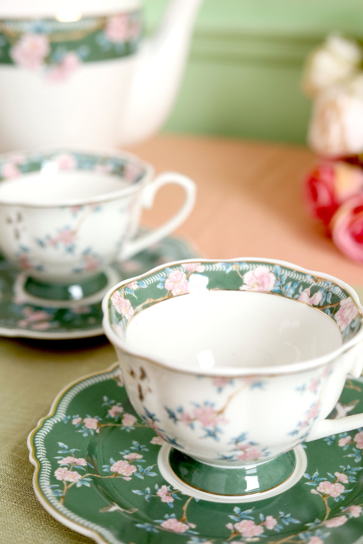 Victorian Green 15 Pcs Tea Set (Vintage Collection)