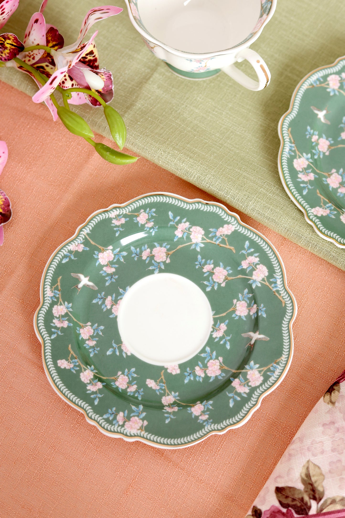 Victorian Green 15 Pcs Tea Set (Vintage Collection)