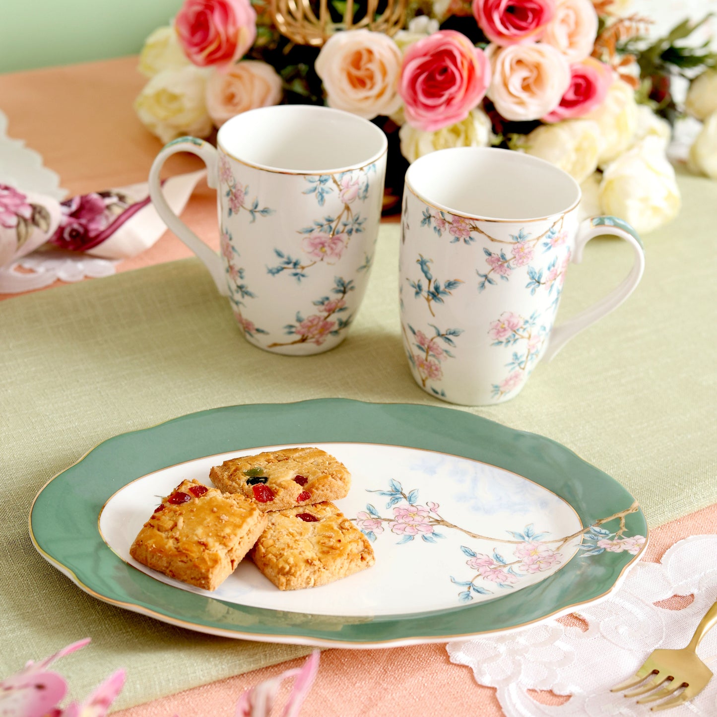 Victorian Green Coffee Mugs and Tray