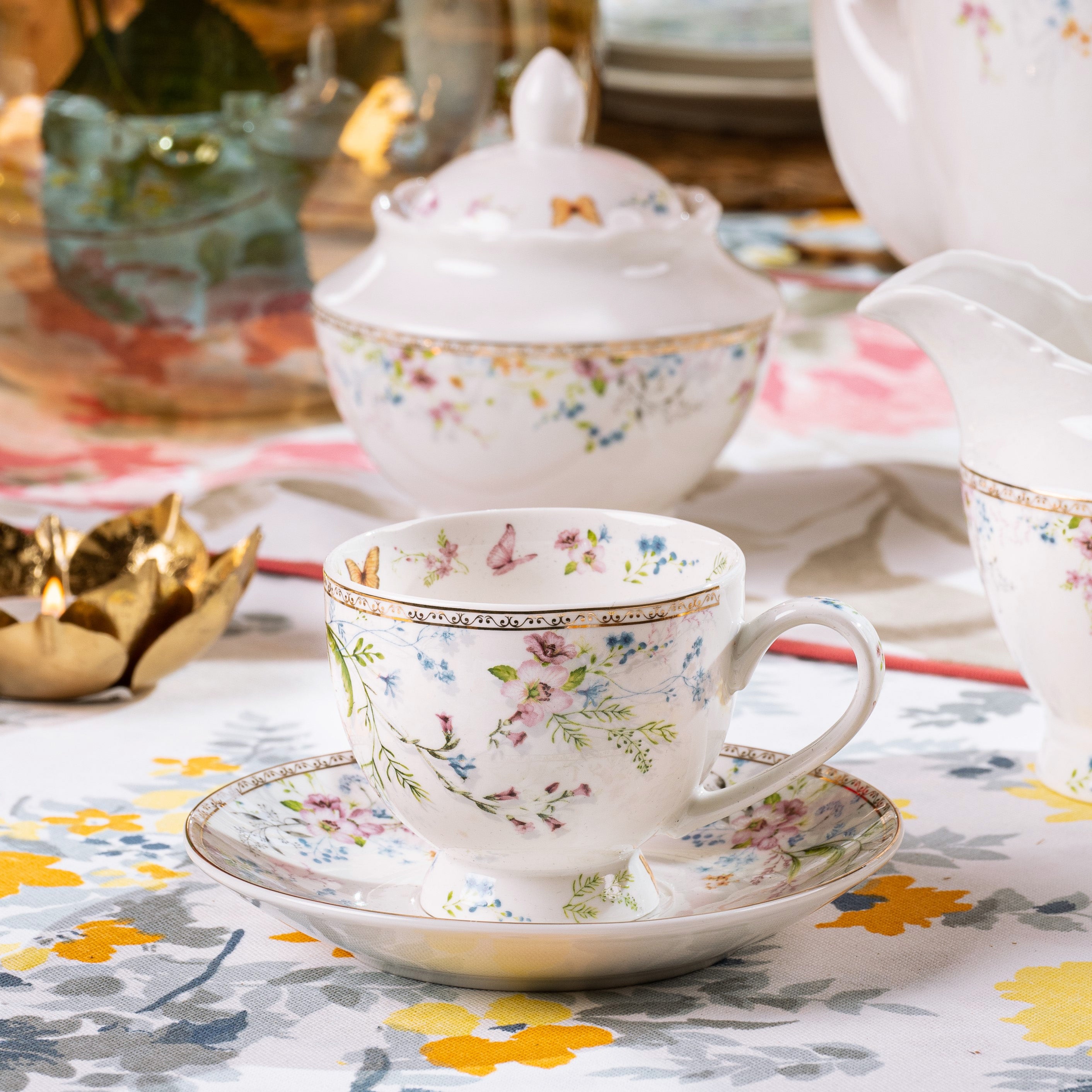Flower Bed Cup and Saucer Set (6 Cups and 6 Saucers) – Vigneto