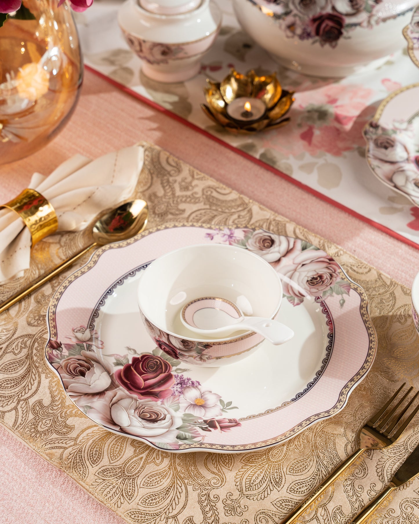 Rose Garden 51 Pcs Dinner Set - Vigneto