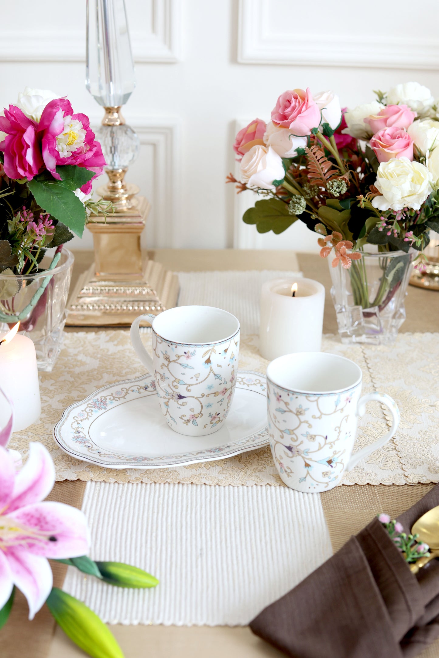 White pattern Coffee Mugs and Tray