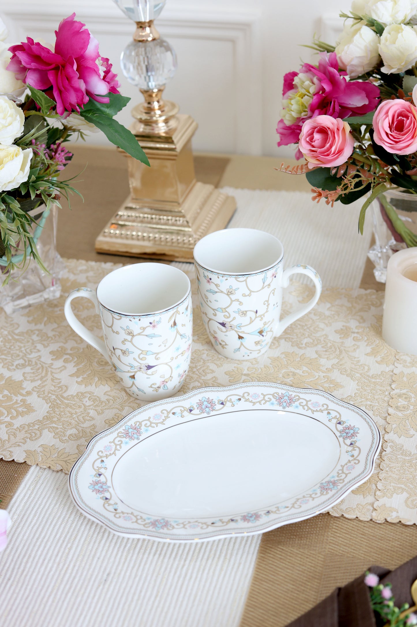 White pattern Coffee Mugs and Tray