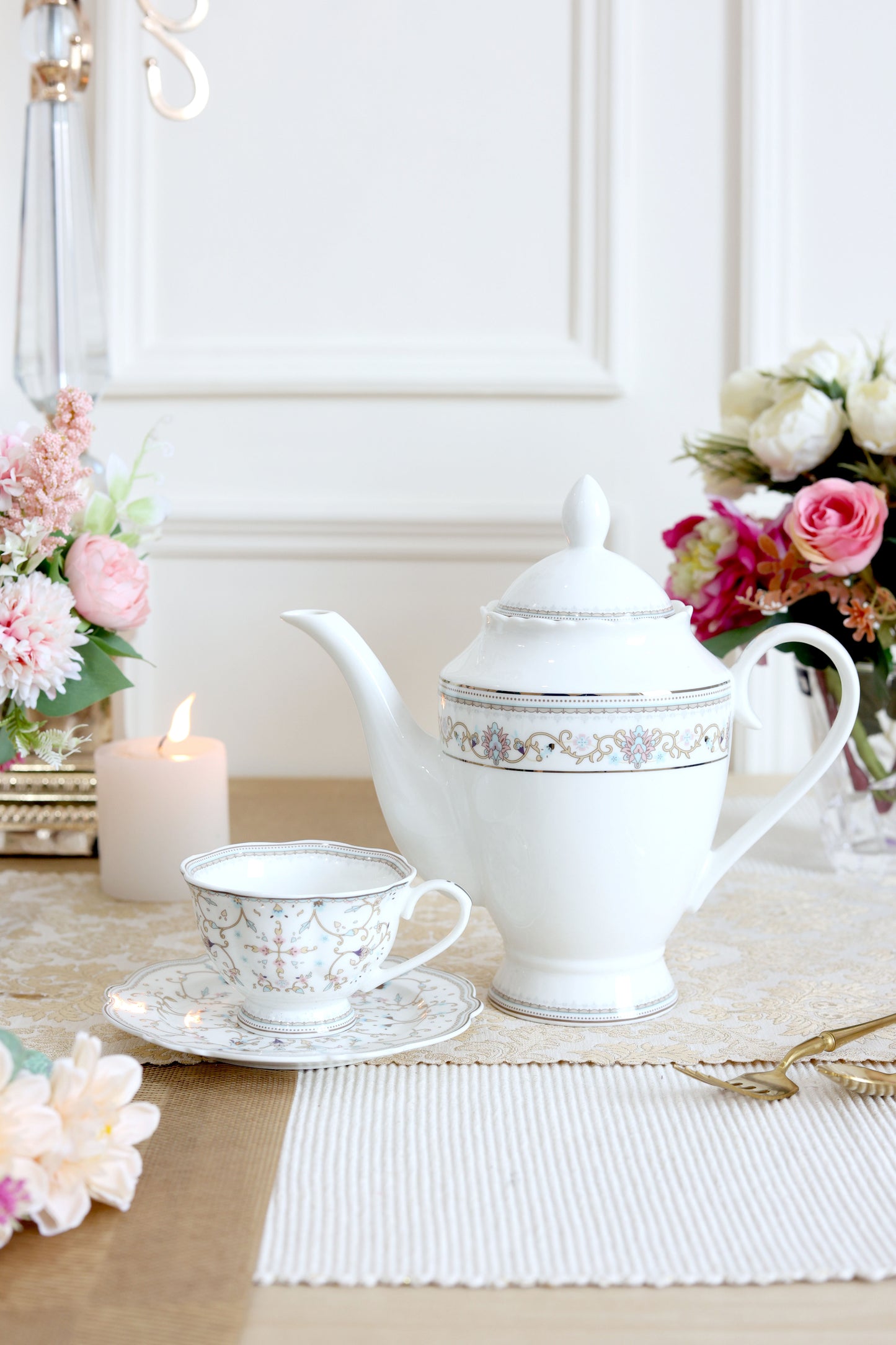 White Pattern 15 Pcs Tea Set (Vintage Collection)