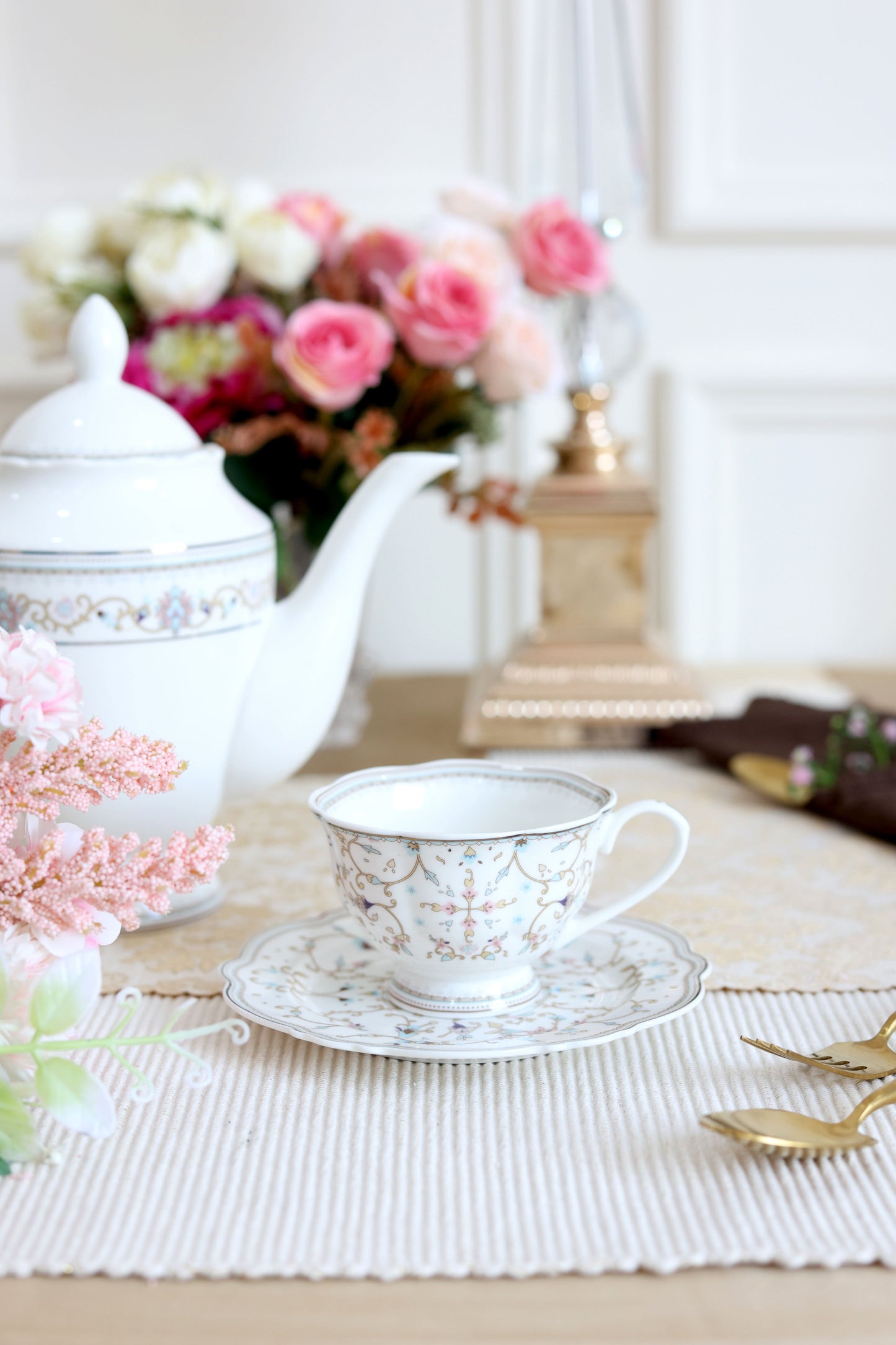 White Pattern 15 Pcs Tea Set (Vintage Collection)