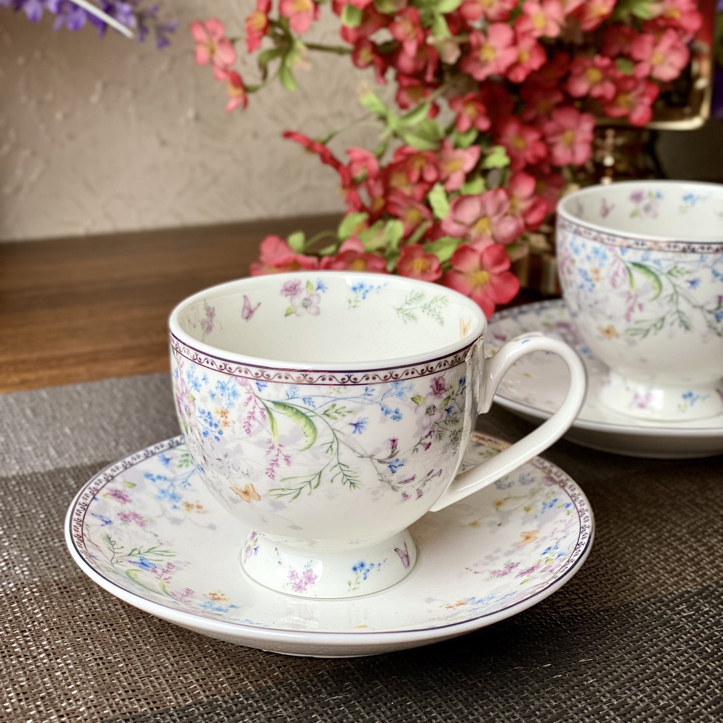 Flower Bed Cup and Saucer Set (6 Cups and 6 Saucers) - Vigneto