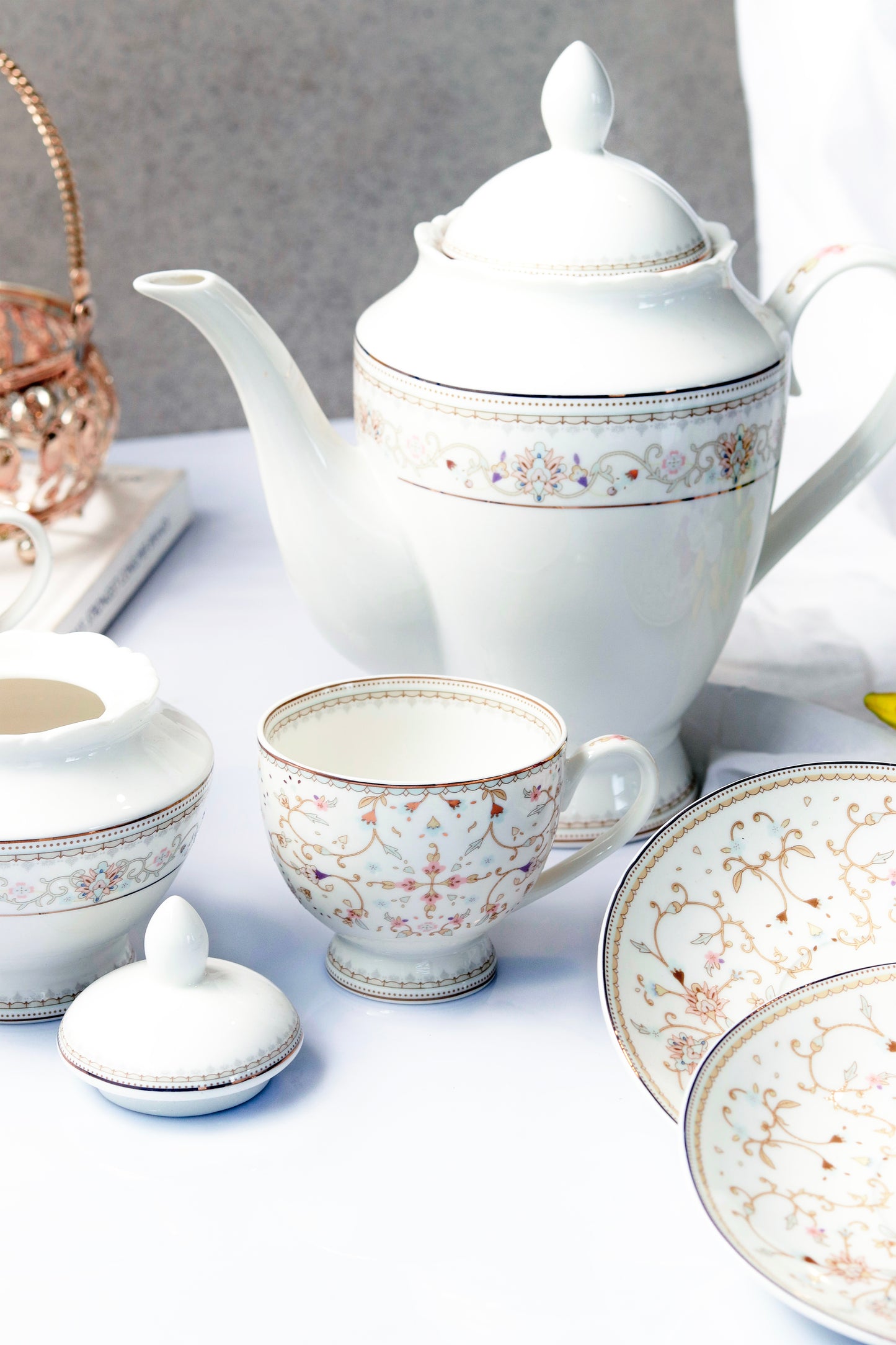 White Pattern 15 Pcs Tea Set - Vigneto