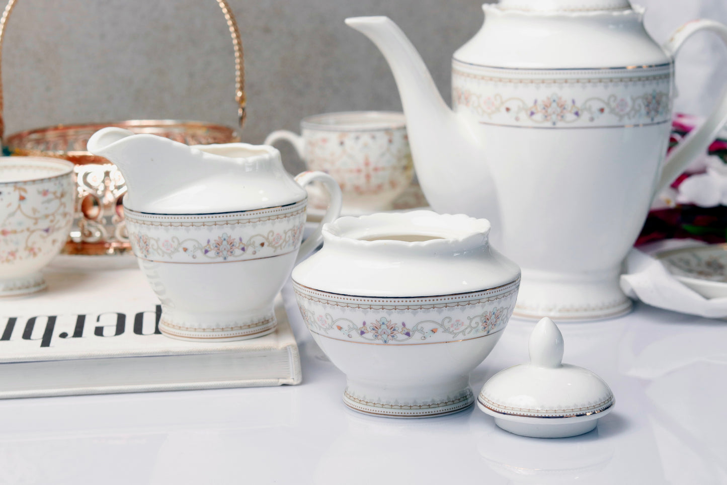 White Pattern 15 Pcs Tea Set - Vigneto