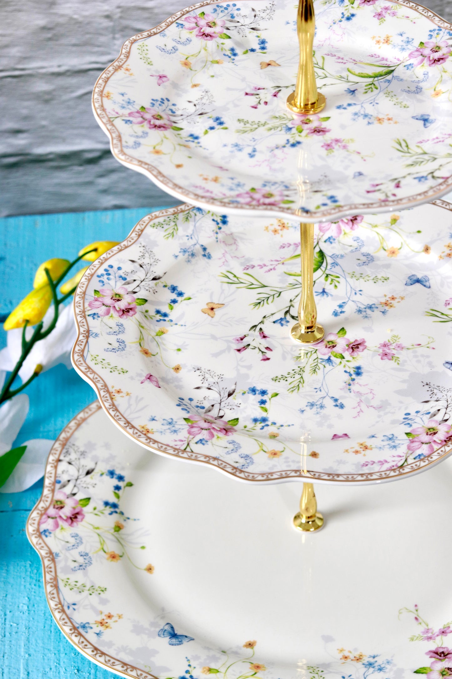Flower Bed Three Tier Dessert Stand - Vigneto