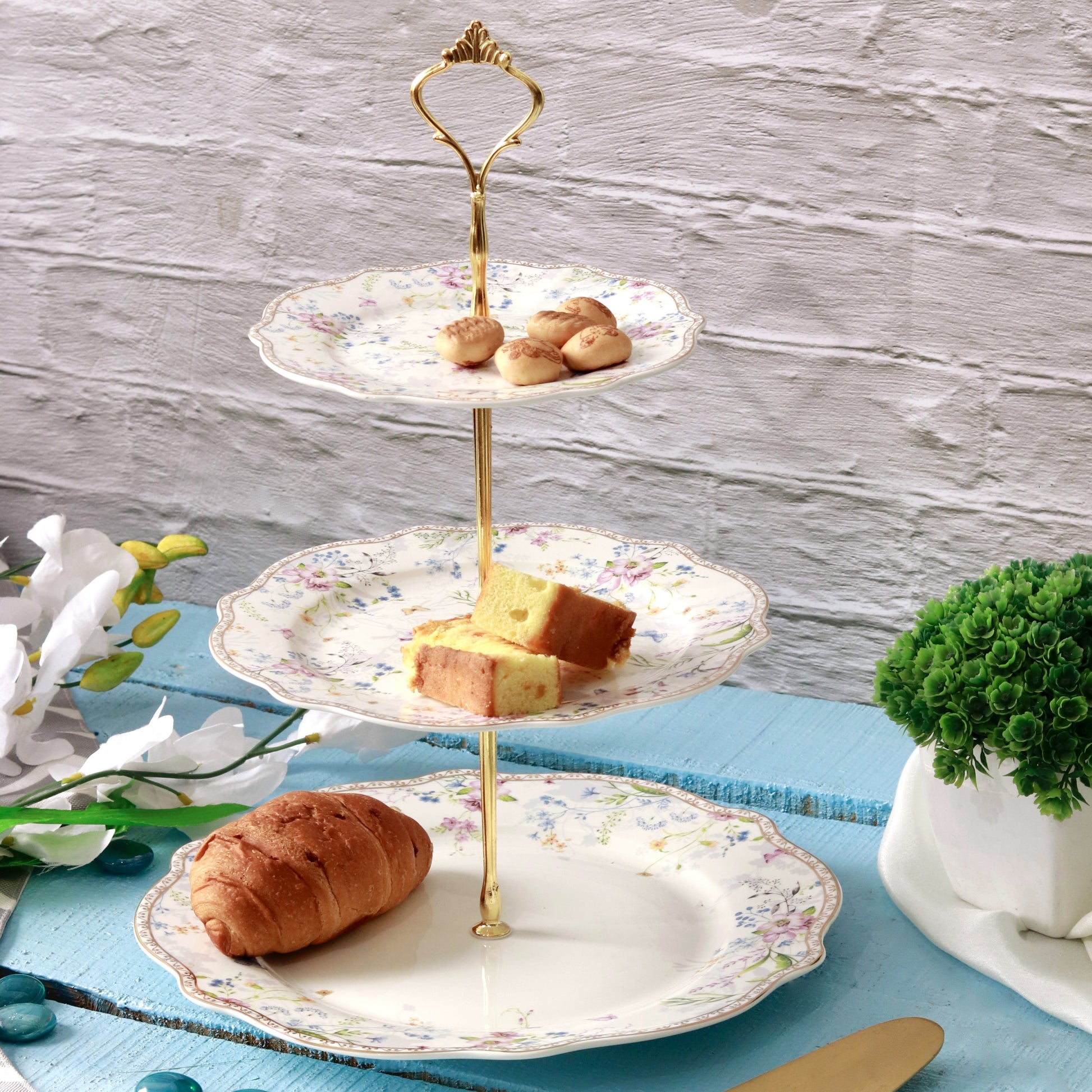 Flower Bed Three Tier Dessert Stand - Vigneto