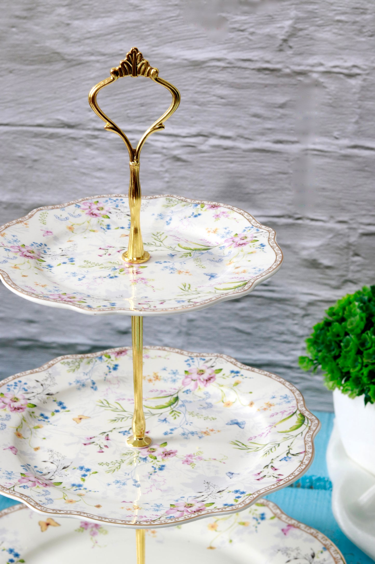 Flower Bed Three Tier Dessert Stand - Vigneto