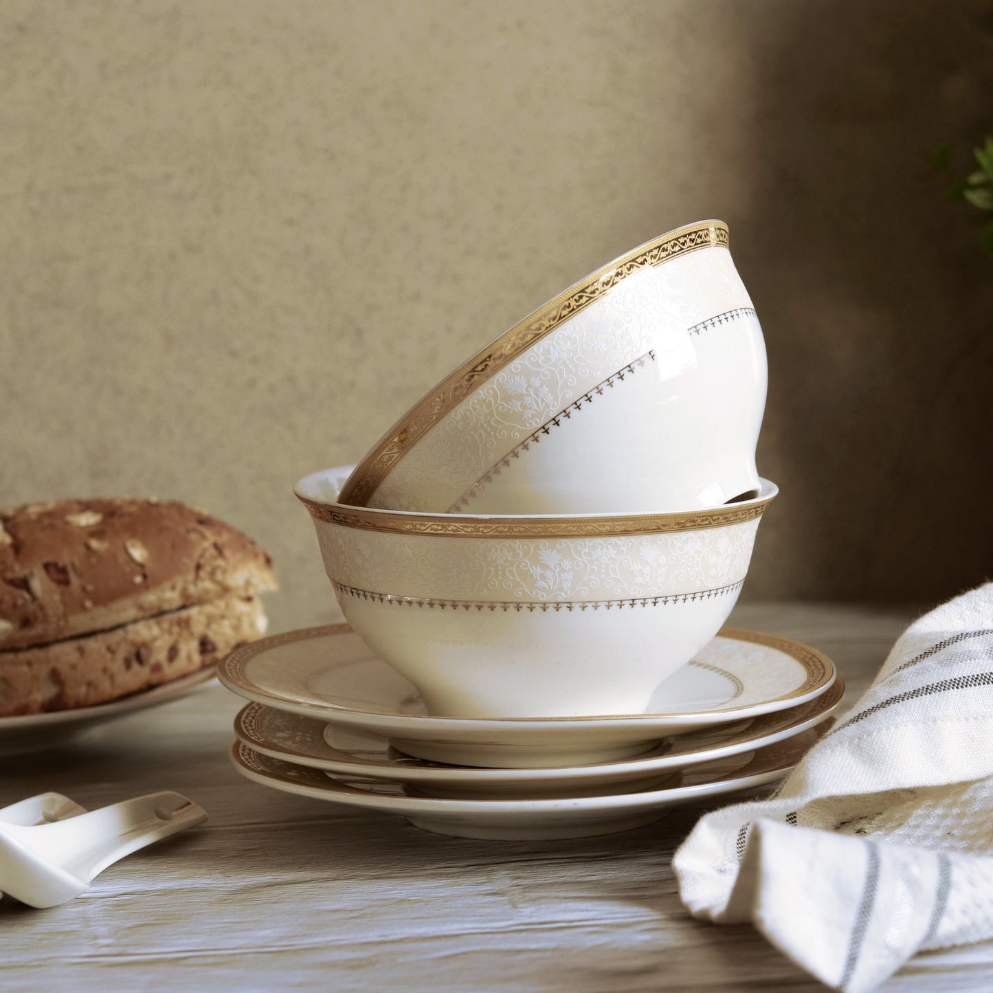 Crème Gold 18 Pcs Soup Set (6 Soup Bowls, 6 Soup Spoons, 6 Soup Plates) - Vigneto