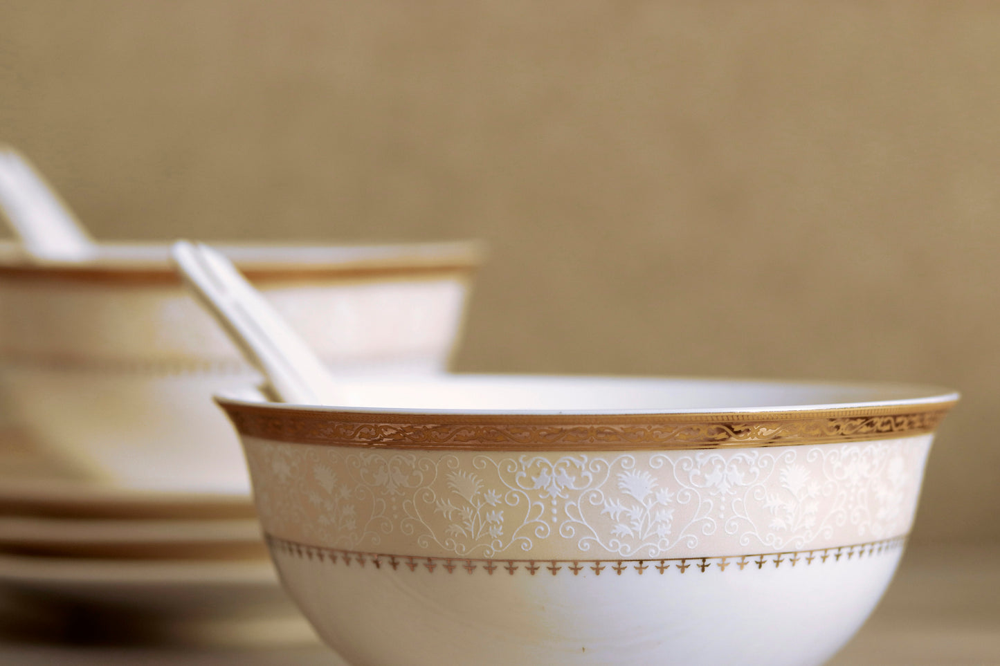 Crème Gold 18 Pcs Soup Set (6 Soup Bowls, 6 Soup Spoons, 6 Soup Plates) - Vigneto