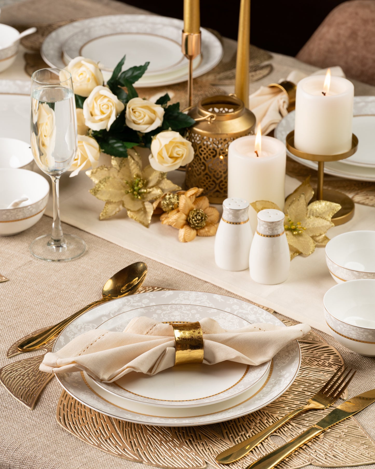 Fleur in Grey 36 Pcs Dinner Set - Vigneto